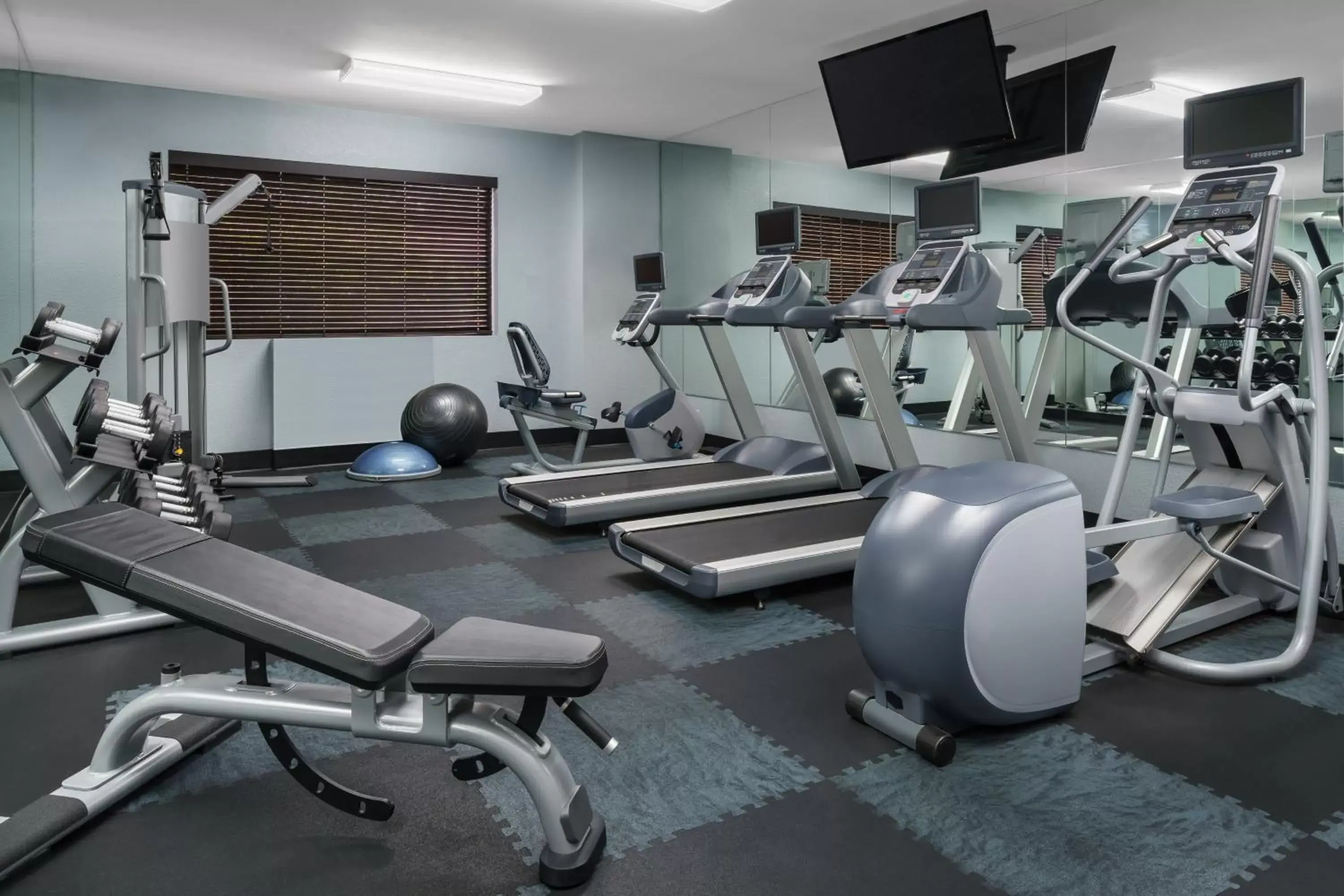 Fitness centre/facilities, Fitness Center/Facilities in Holiday Inn Charlotte University, an IHG Hotel