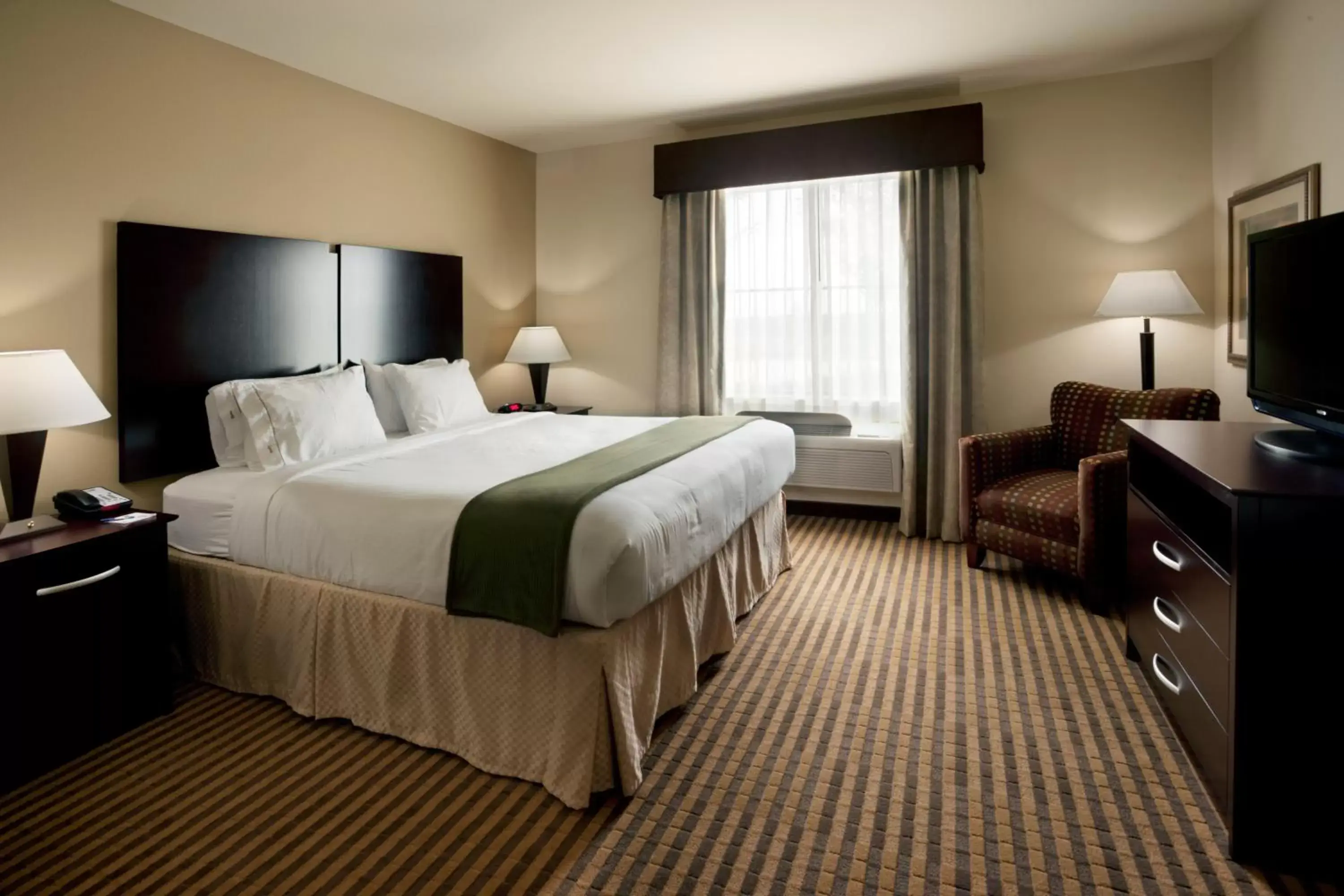 Photo of the whole room, Bed in Holiday Inn Express Marble Falls, an IHG Hotel