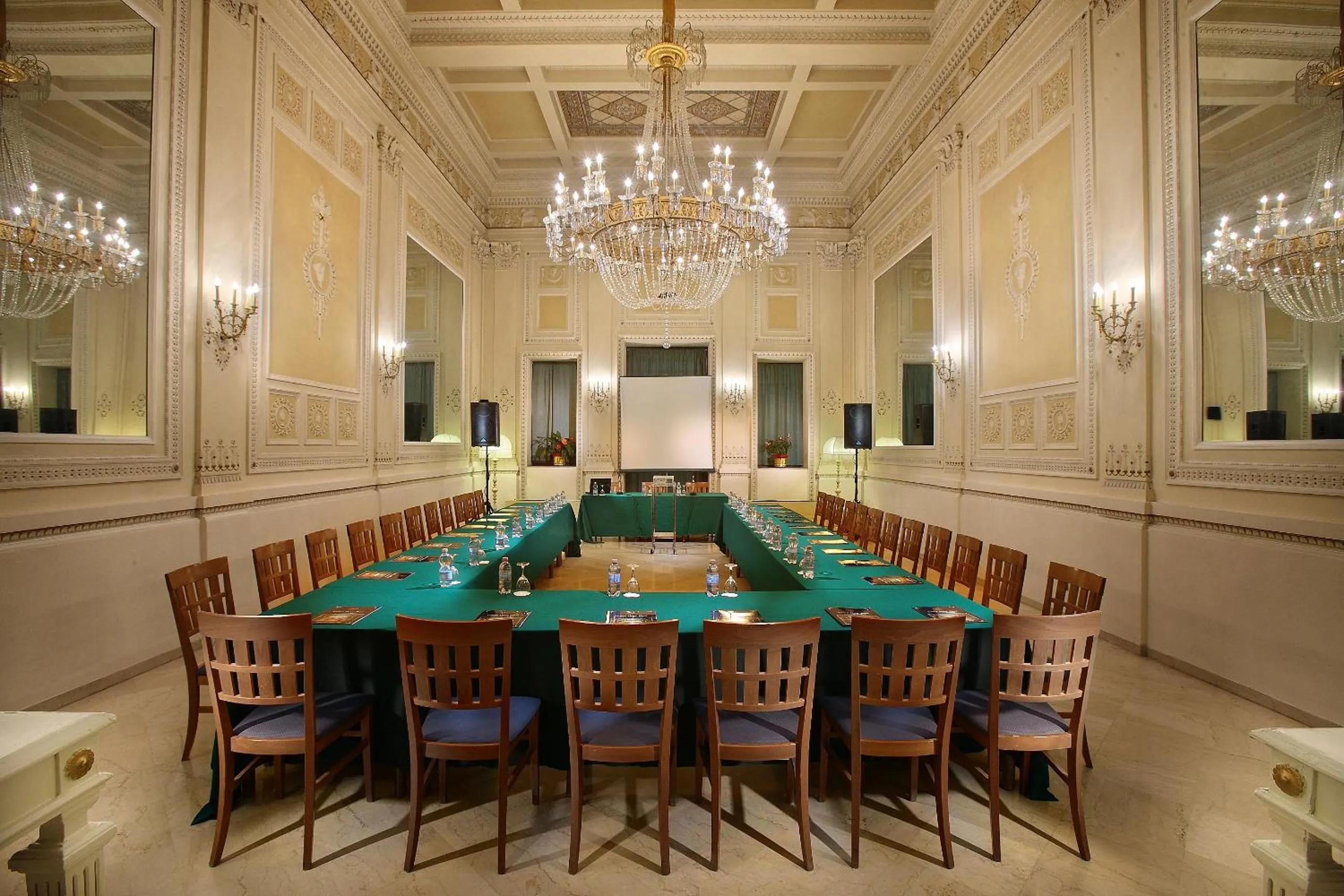 Meeting/conference room in Grand Hotel Plaza & Locanda Maggiore