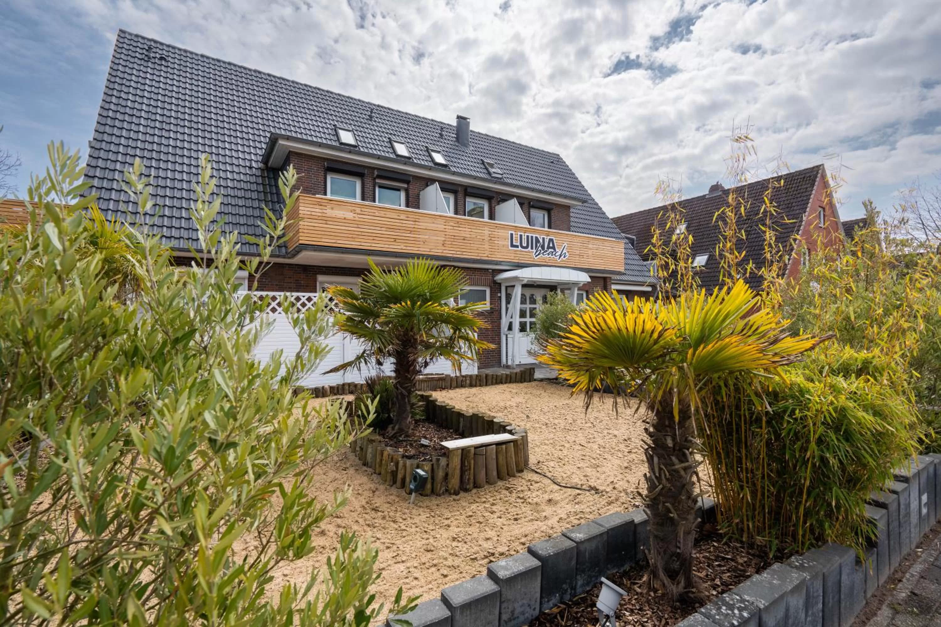 Garden in Hotel Luina Beach