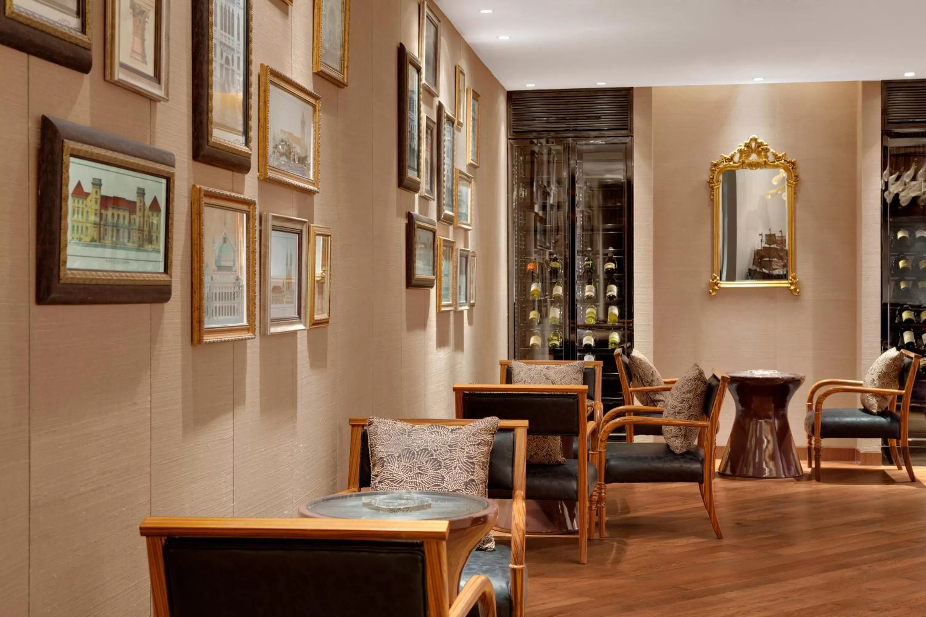 Lounge or bar in Crowne Plaza Sanya City Center by IHG