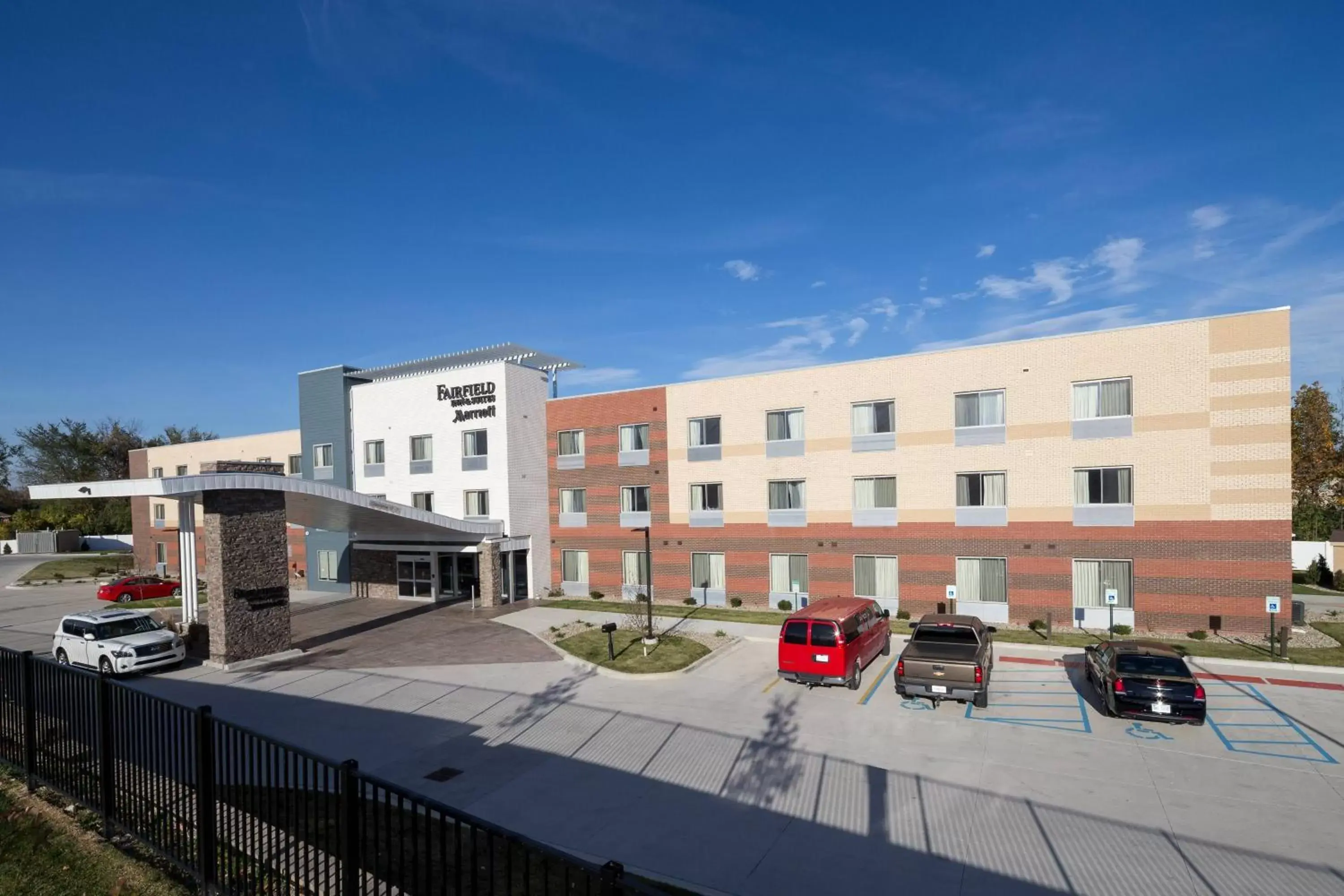 Property Building in Fairfield Inn & Suites by Marriott Detroit Chesterfield