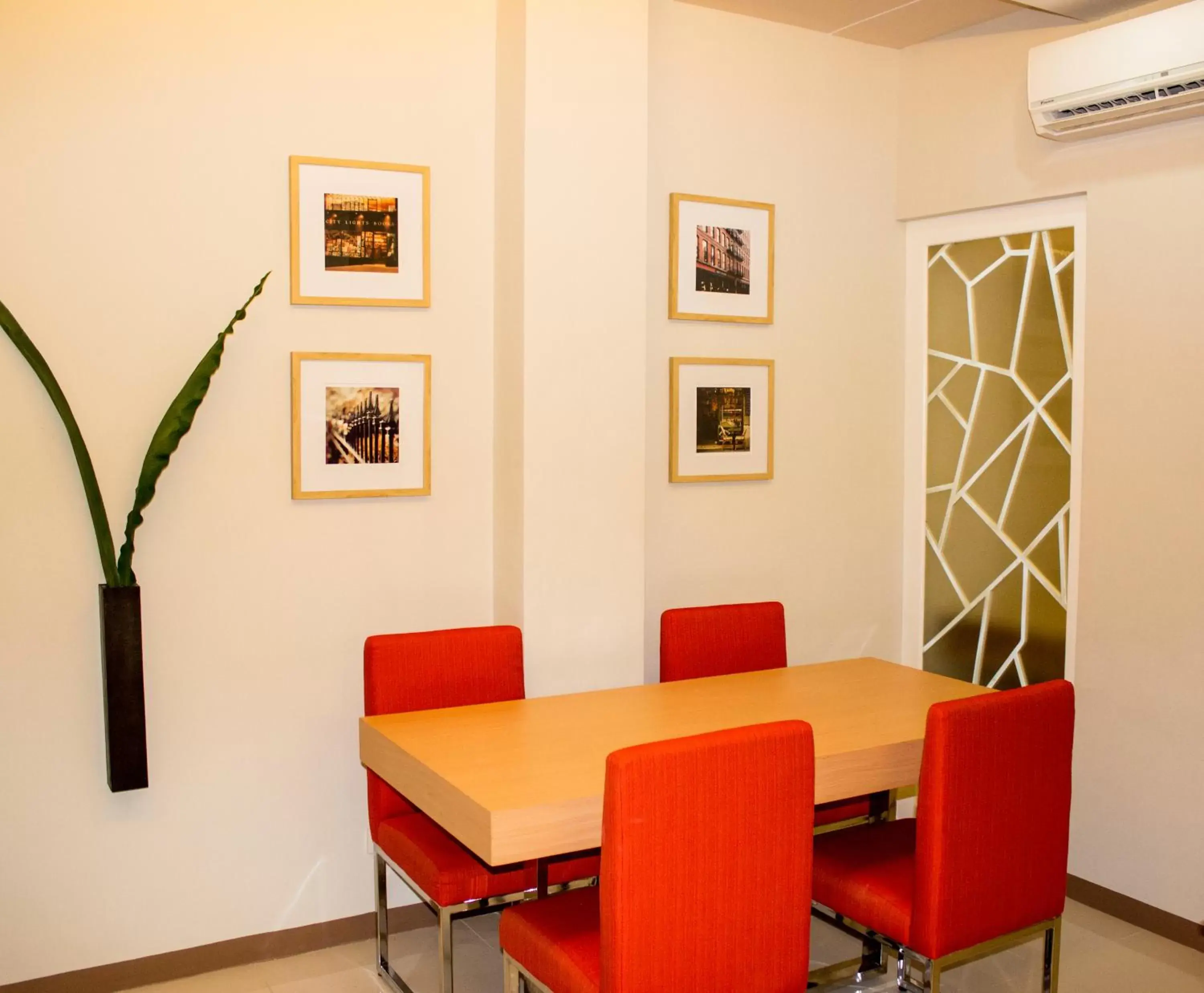 Dining Area in KLM Condotel