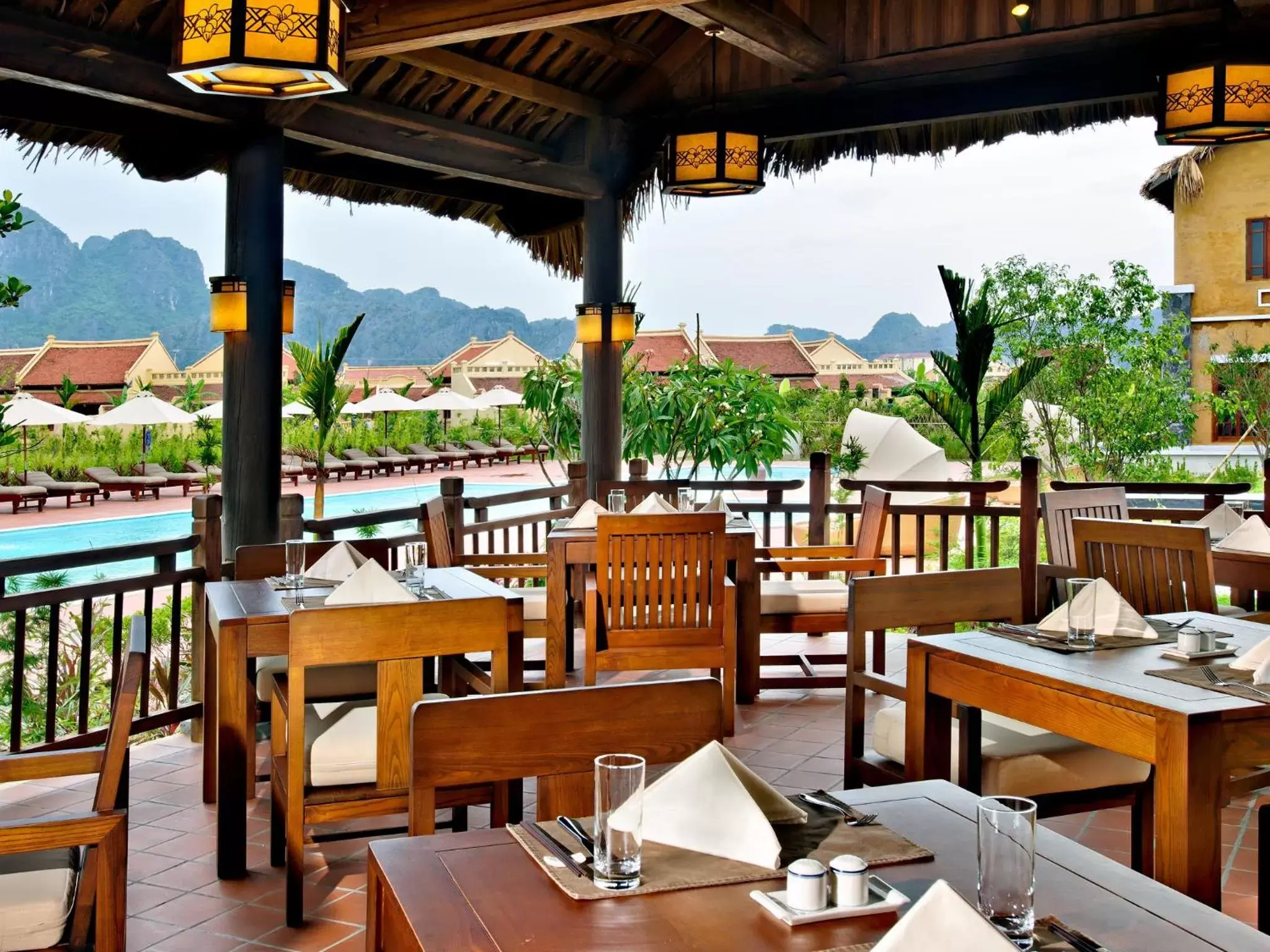 Restaurant/places to eat in Emeralda Resort Ninh Binh Restaurant/places to eat in Emeralda Resort Ninh Binh