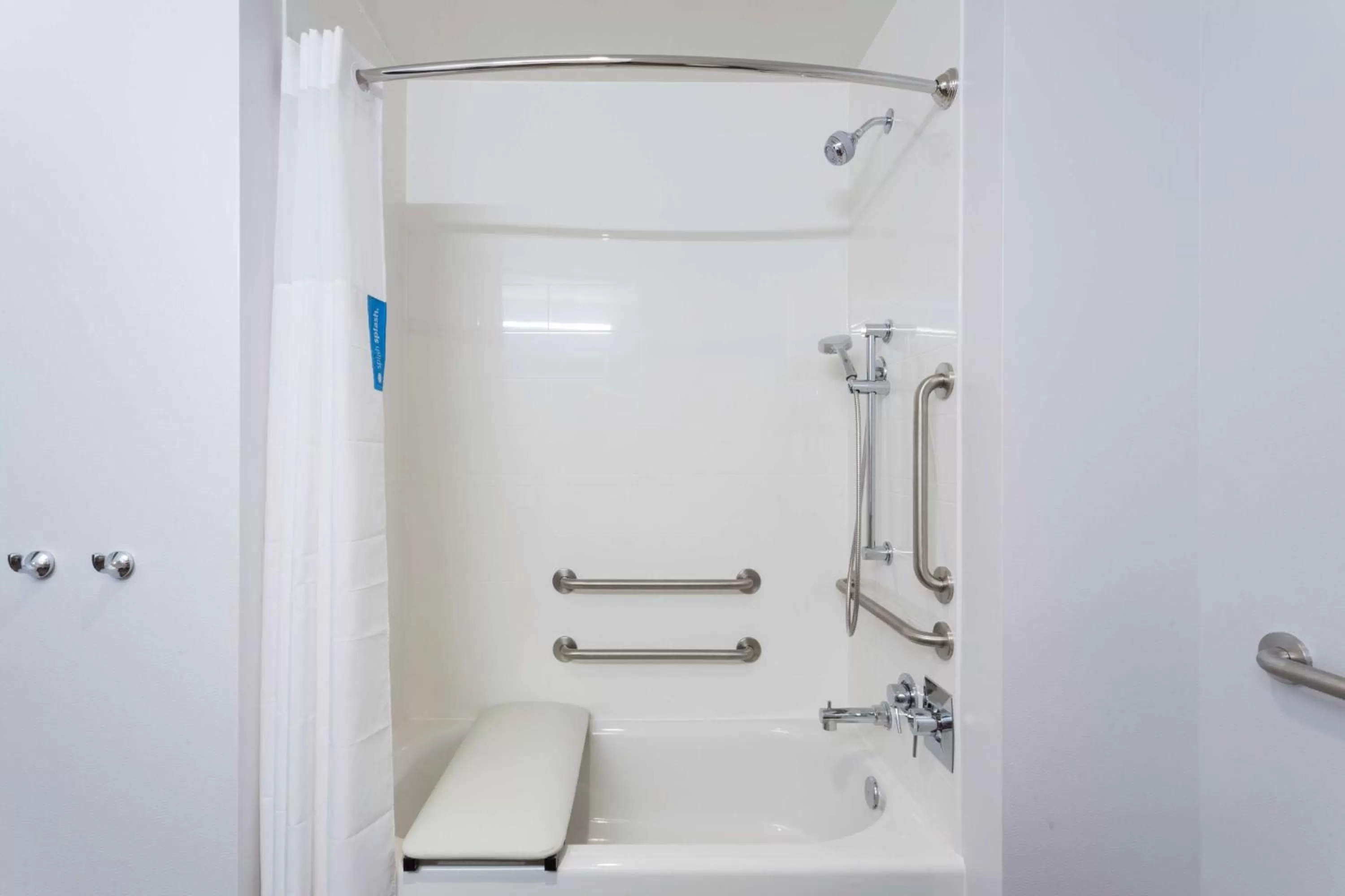 Bathroom in Hampton Inn Fort Lauderdale Pompano Beach