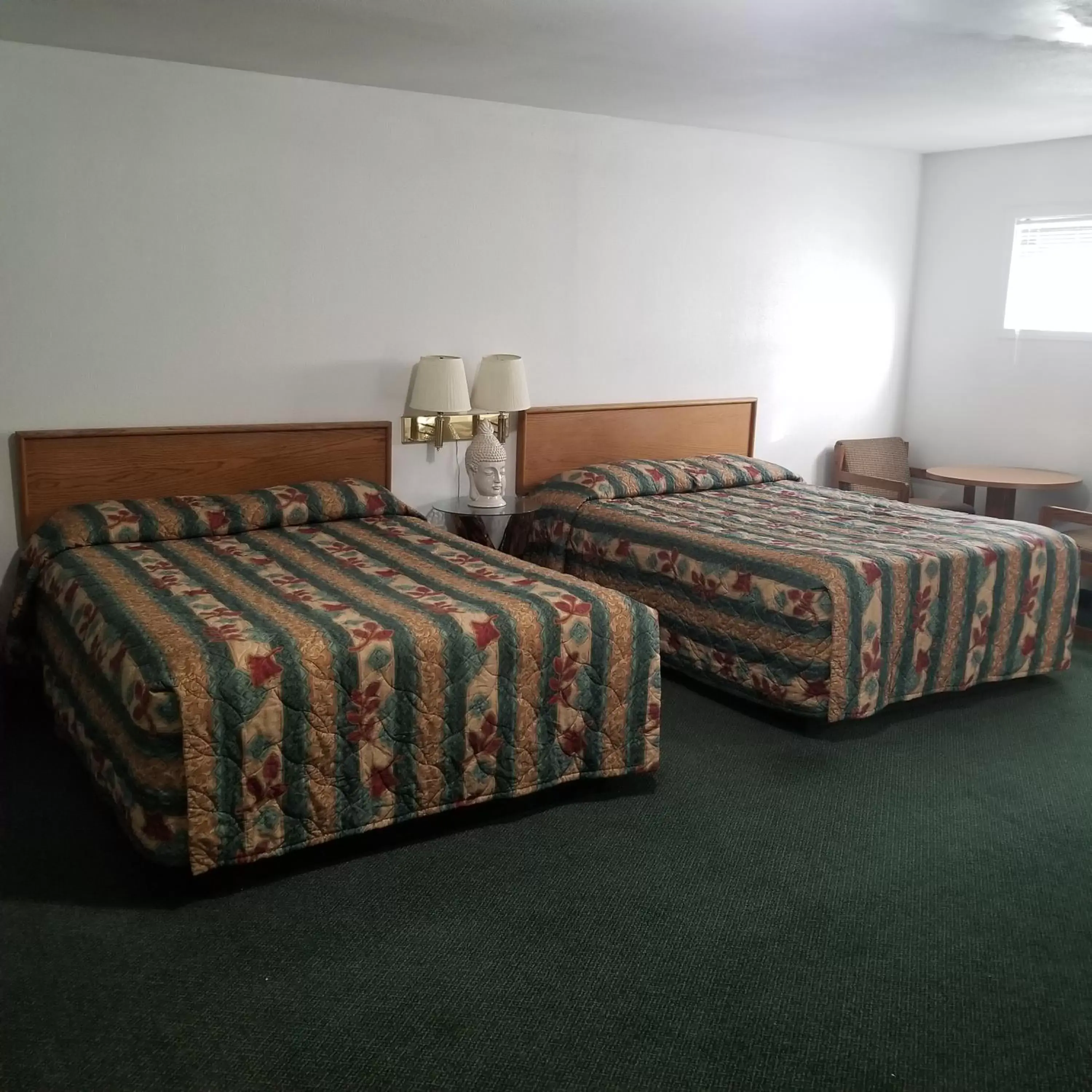 Bed in Budget 8 Motel