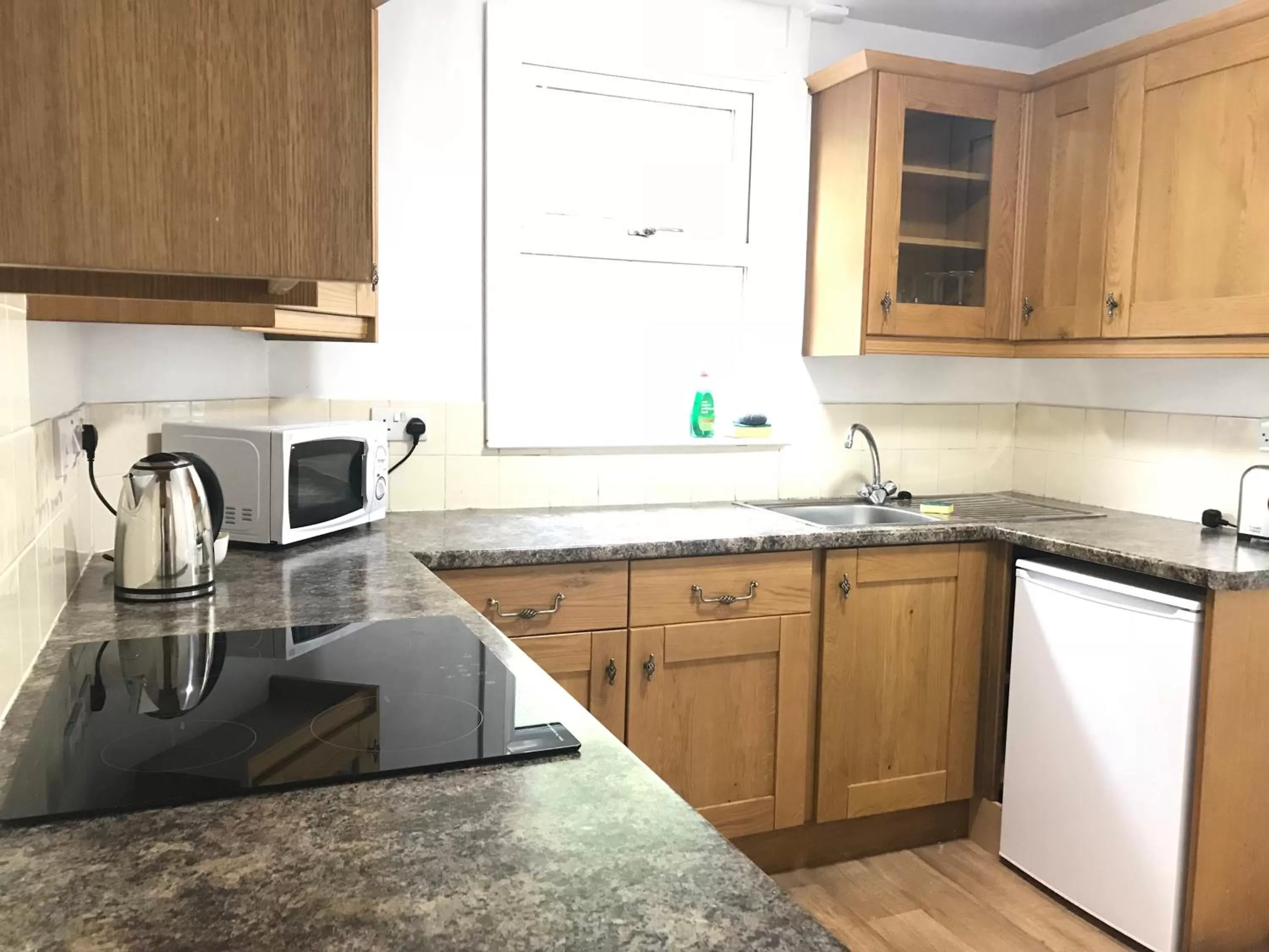 Kitchen or kitchenette in The Golden Fleece Inn