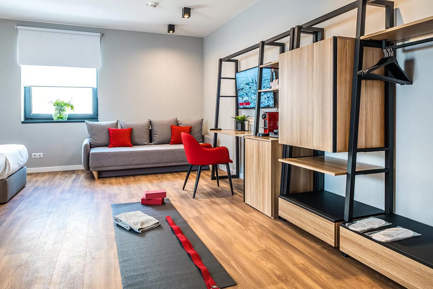 Seating area, Bed in Up Hotel Budapest