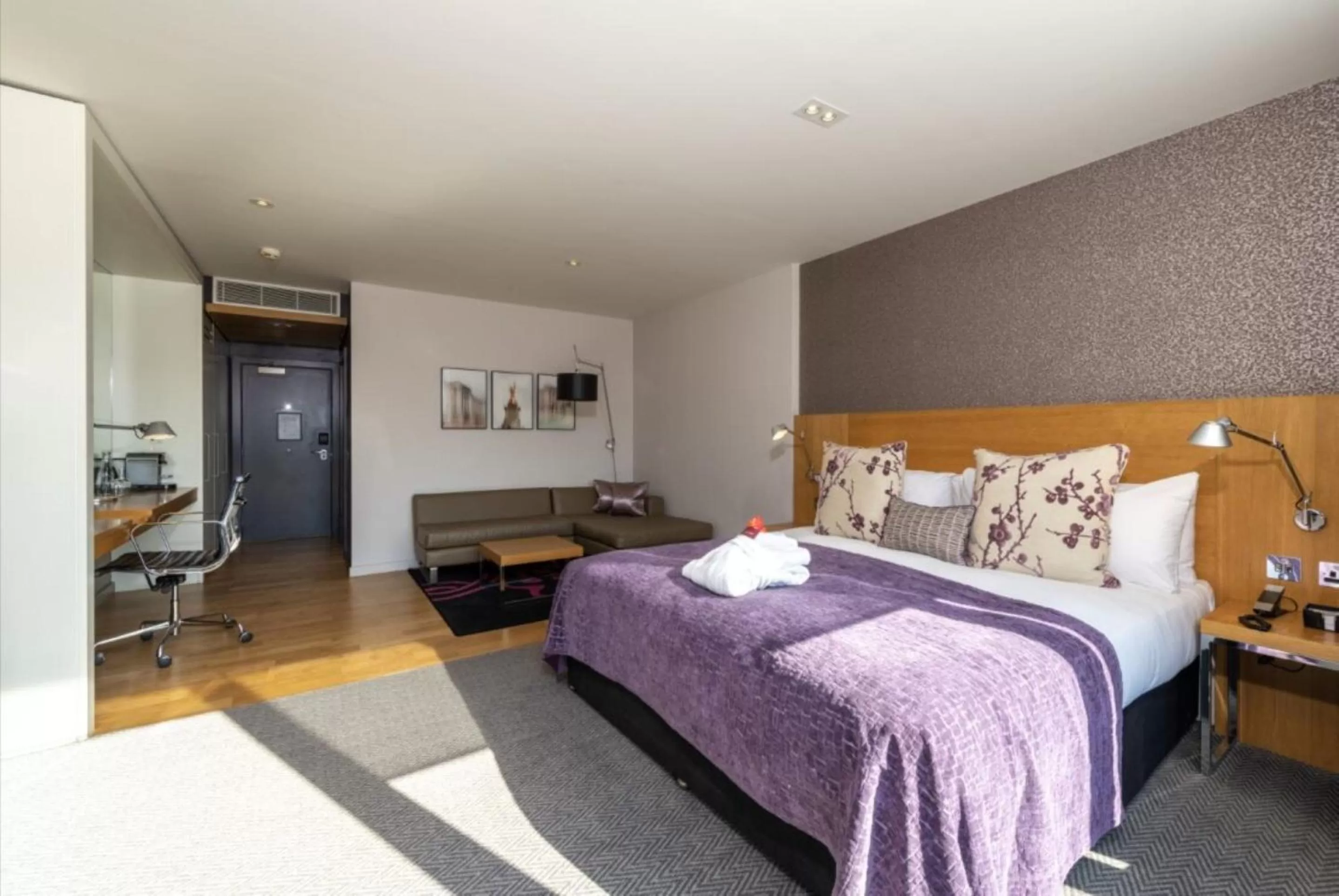 Bed in Apex Temple Court Hotel