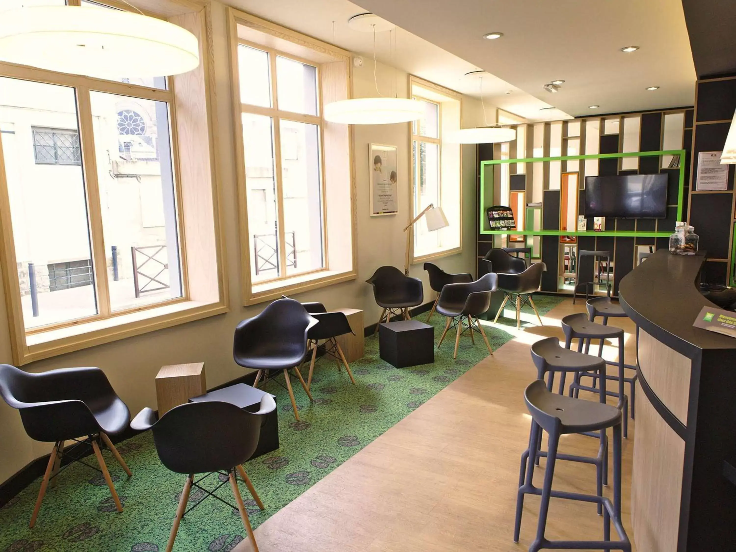 Lounge or bar, Lounge/Bar in ibis Styles Moulins Centre
