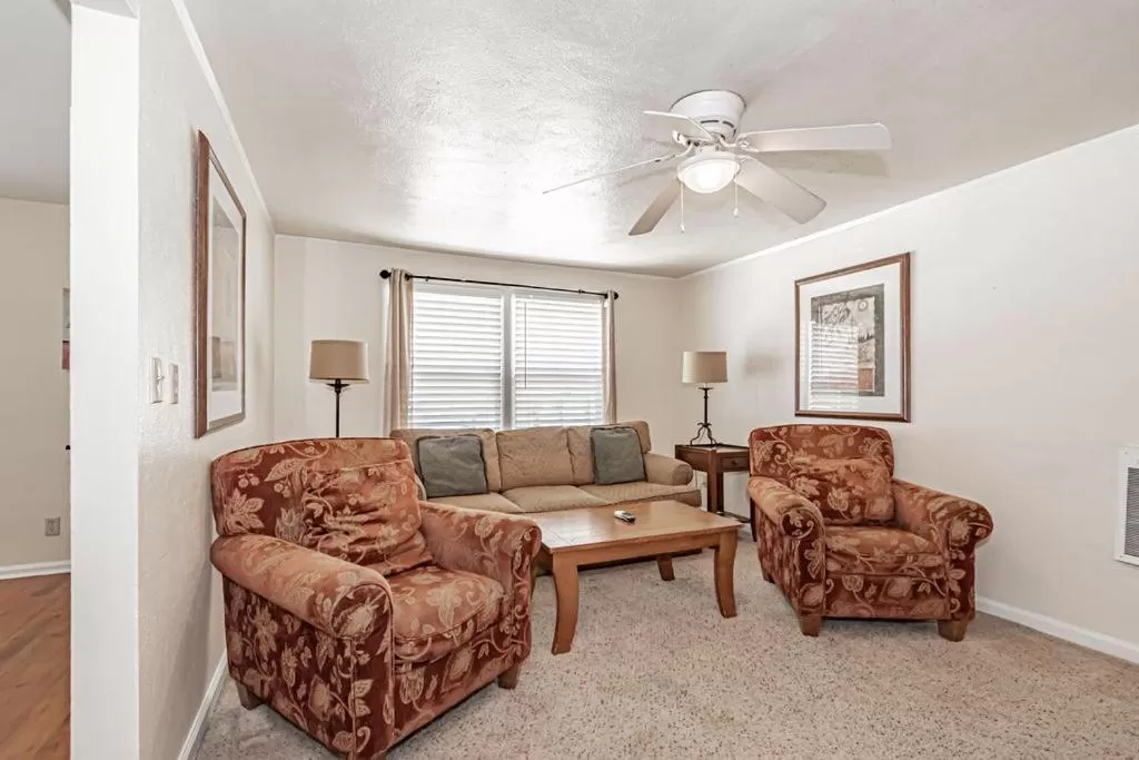 Living room, Seating Area in Suites of Lava Hot Springs