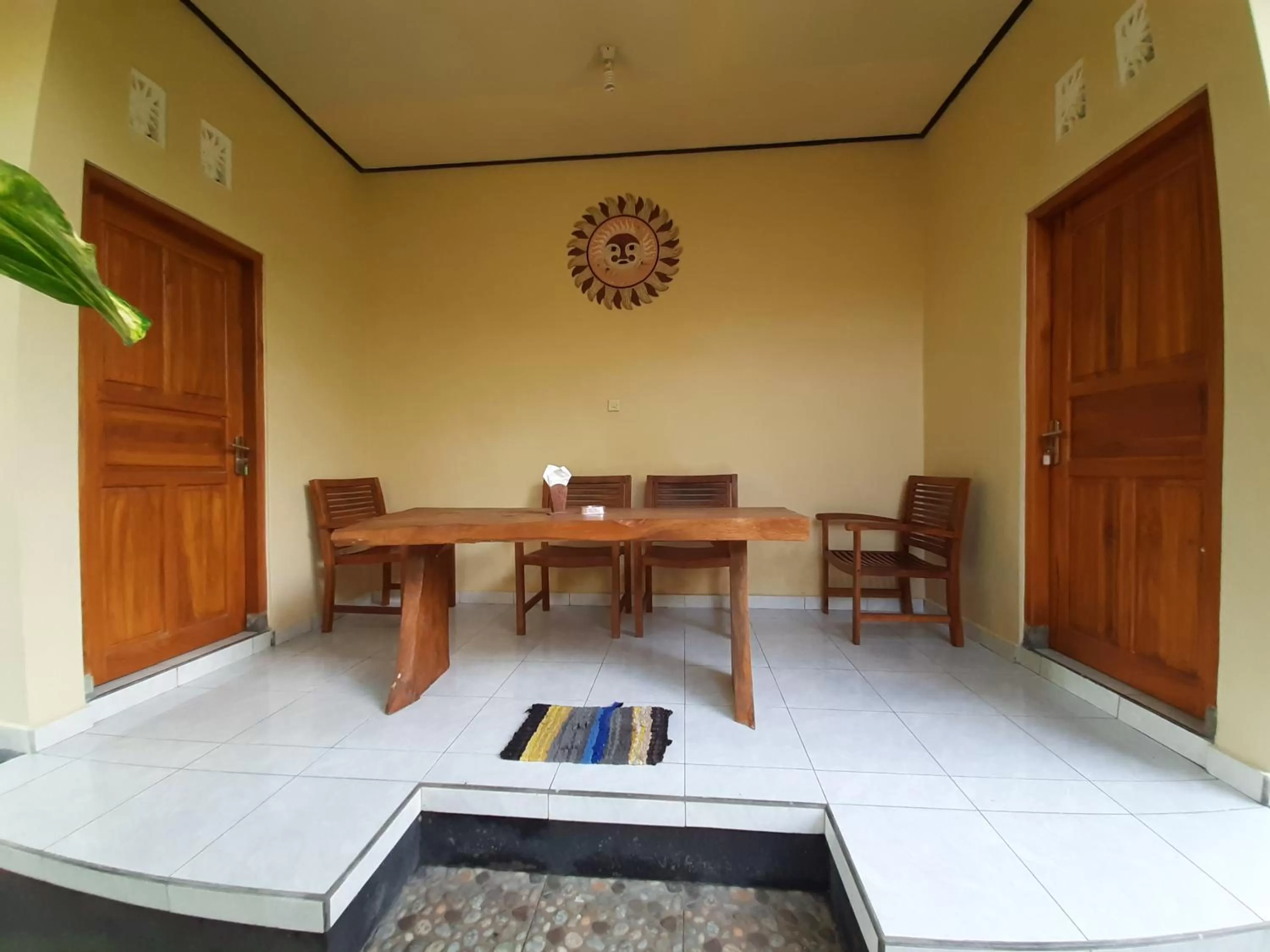 Dining Area in Penginapan Sedap Malam