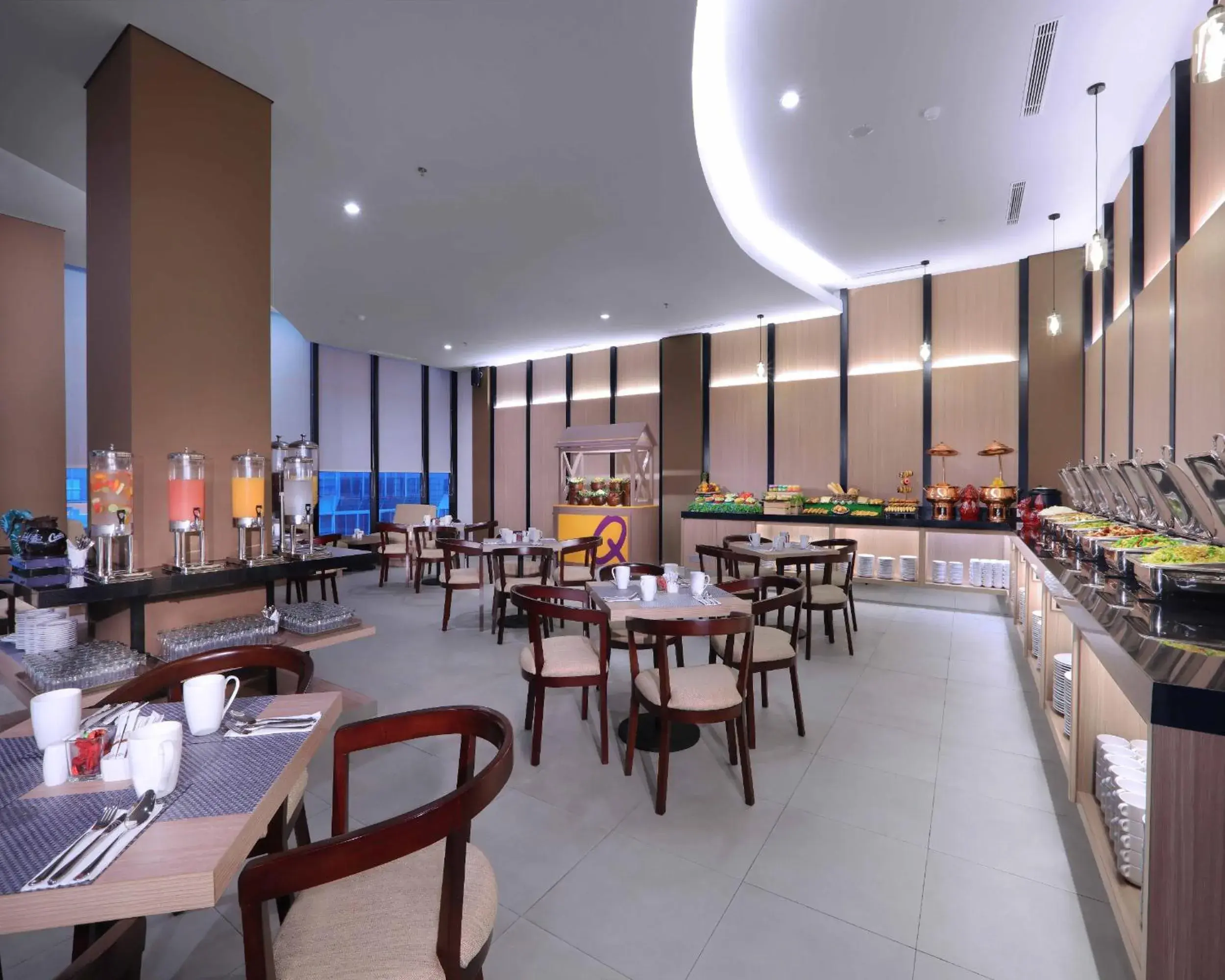 Restaurant/Places to Eat in Quest Hotel Cikarang by ASTON