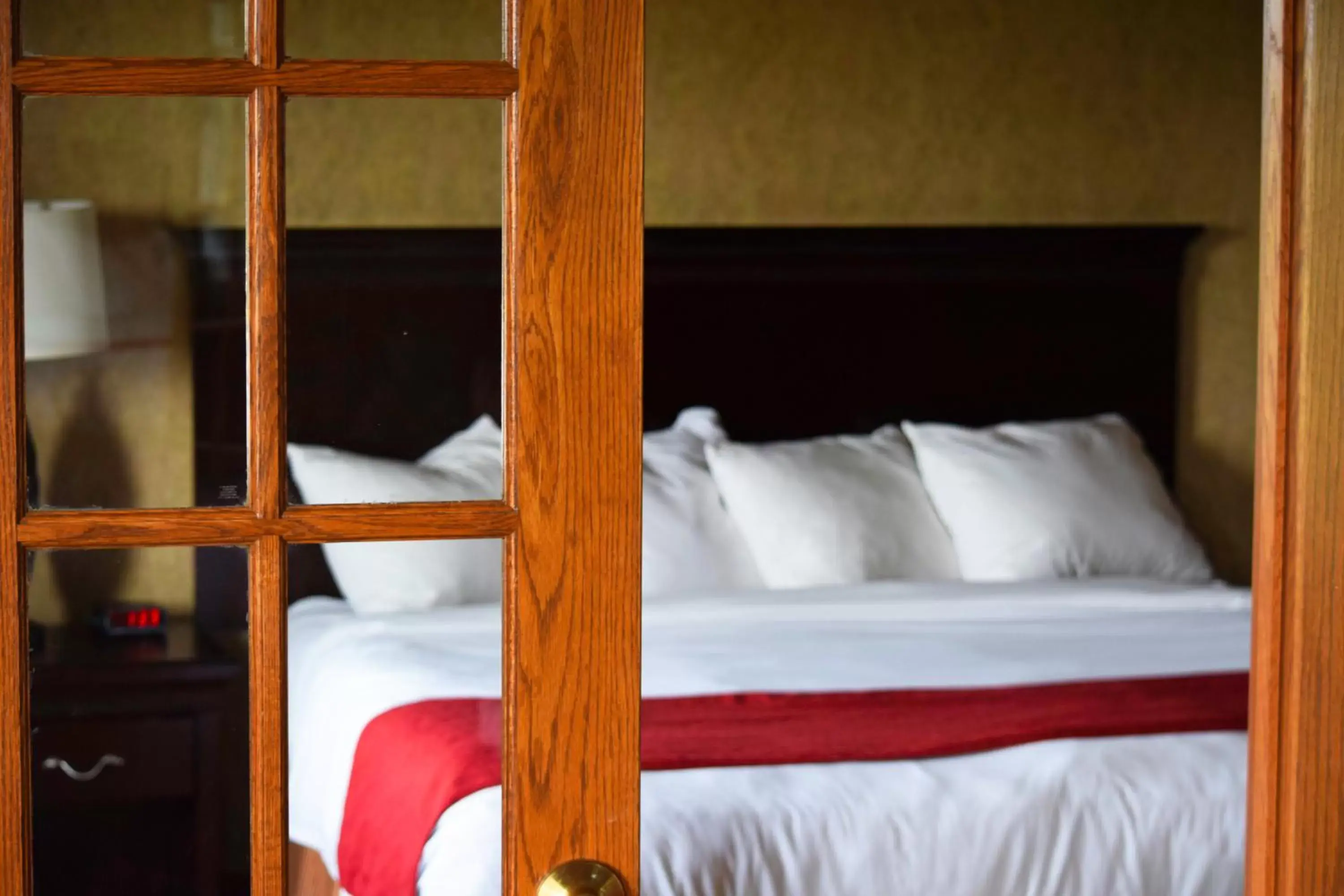 Bed in Country Inn & Suites by Radisson, Lincoln North Hotel and Conference Center, NE Bed in Country Inn & Suites by Radisson, Lincoln North Hotel and Conference Center, NE