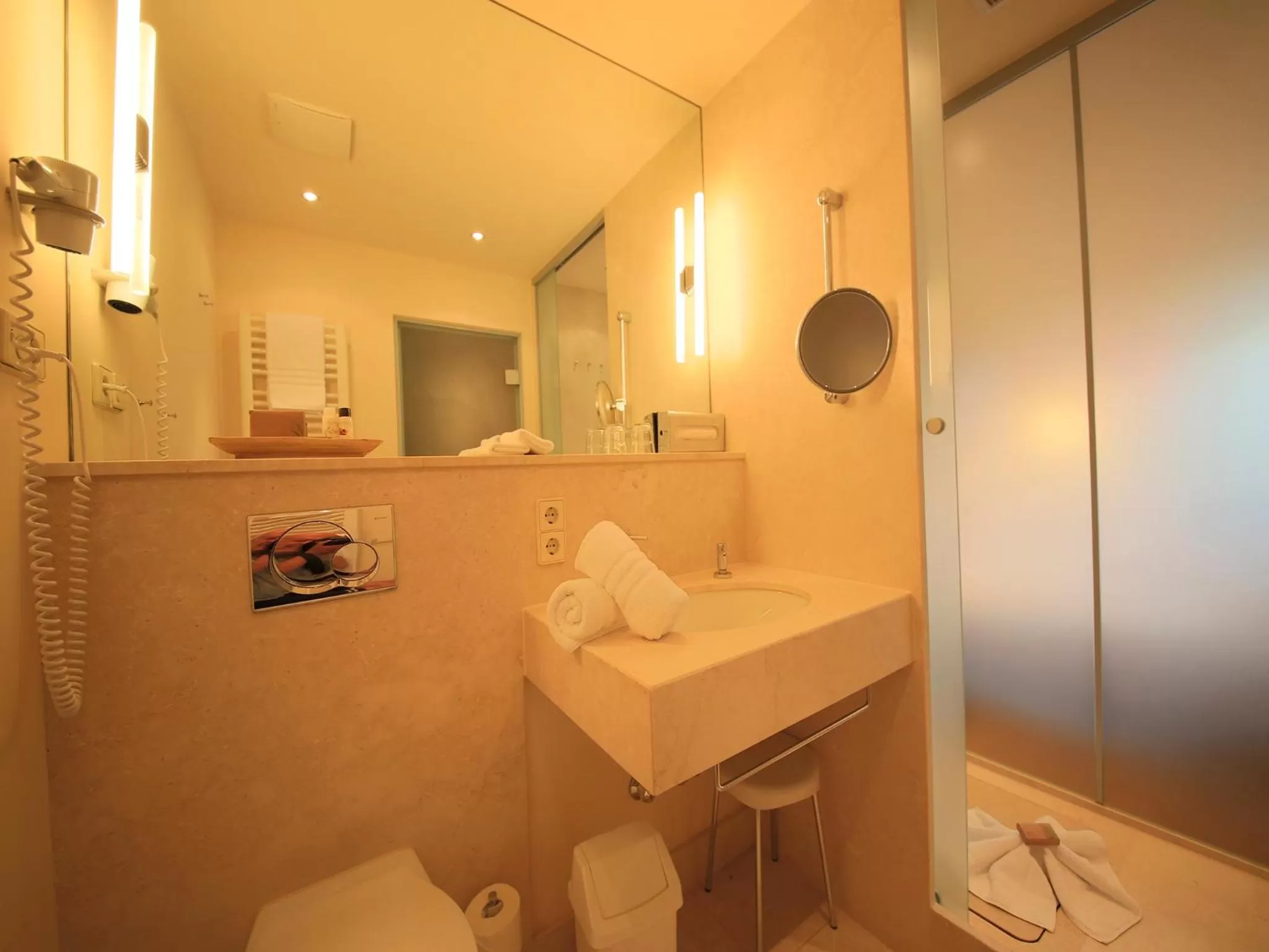 Shower in Bio Thermalhotel Falkenhof