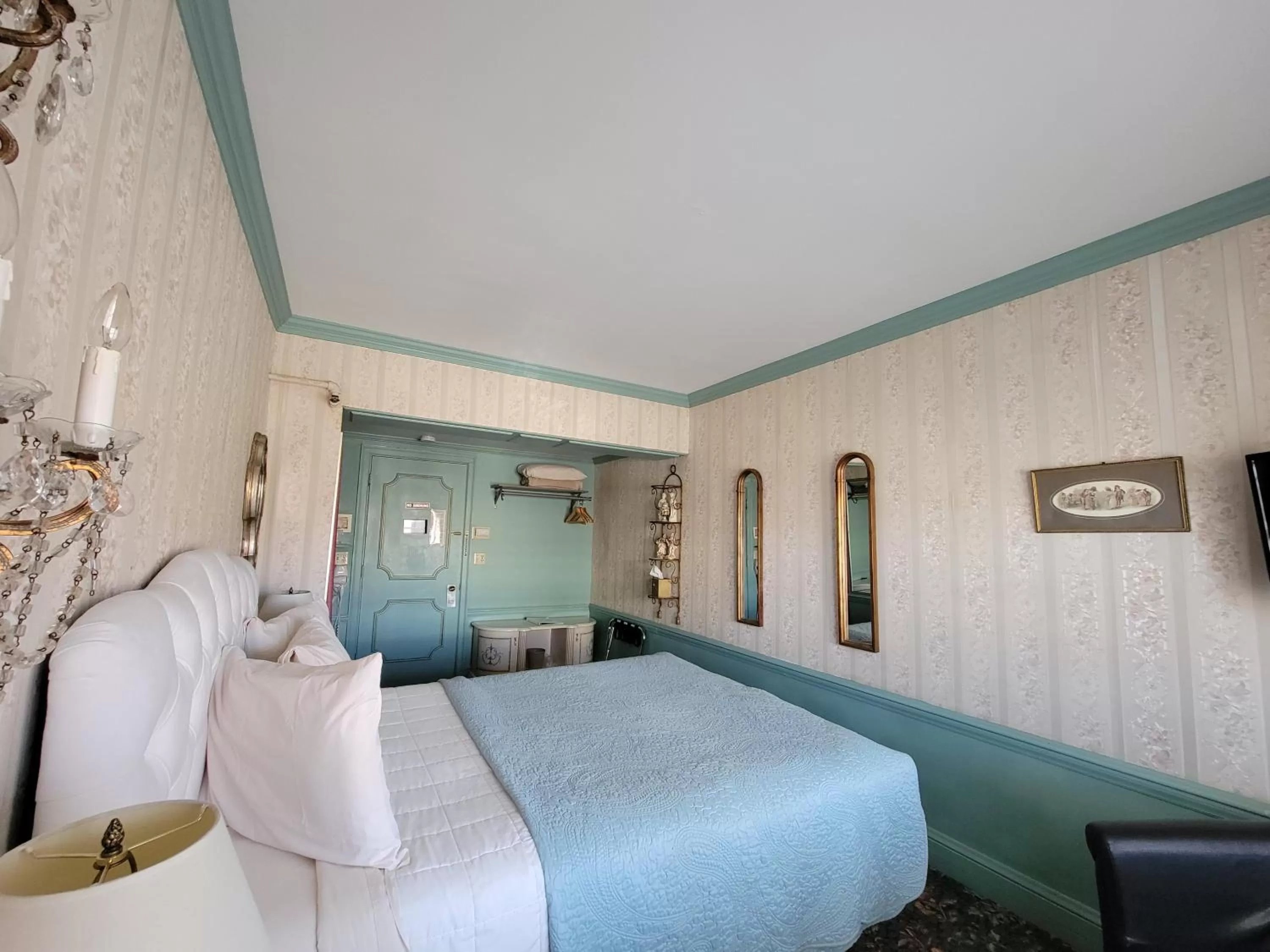 Bedroom, Bed in Lowell Inn