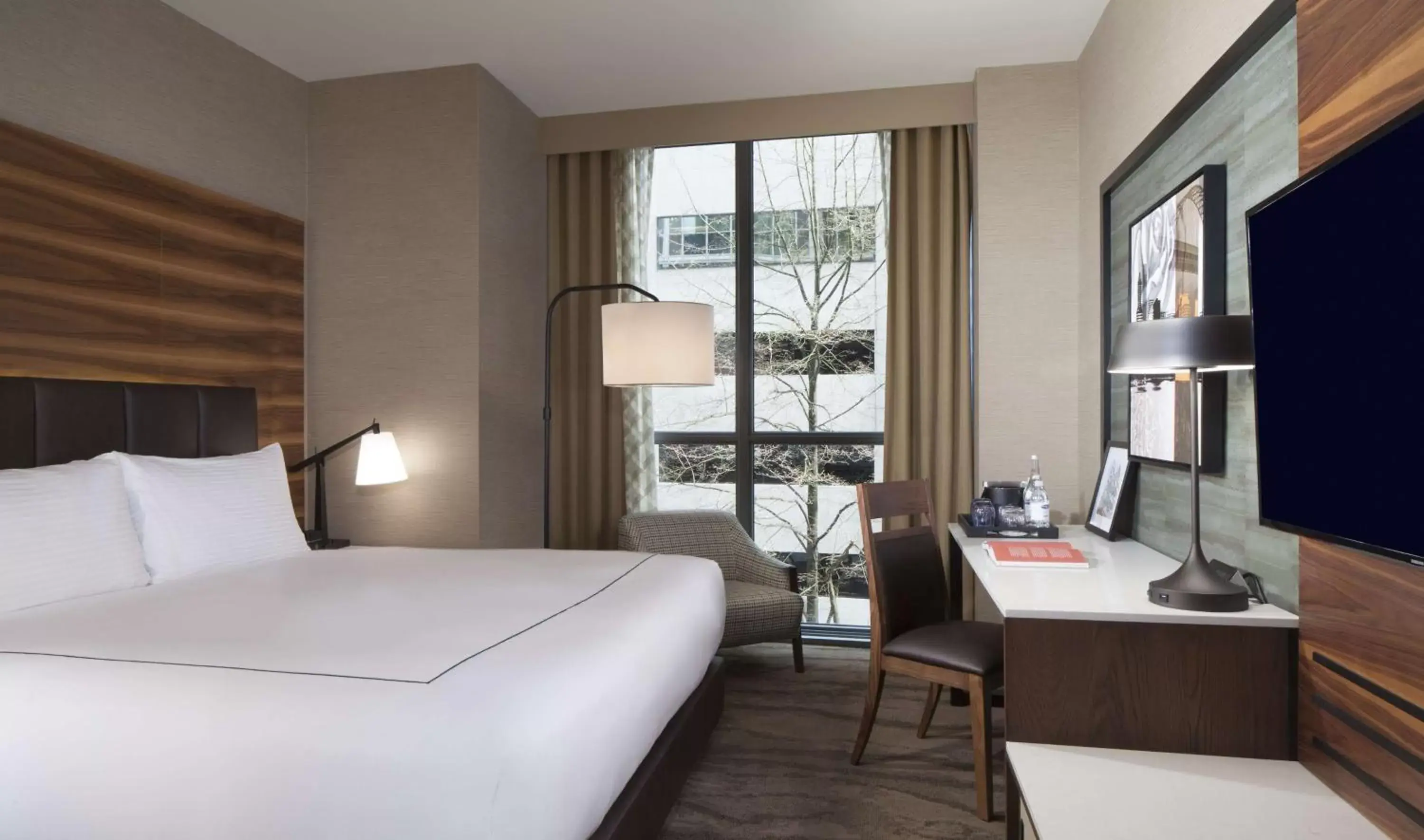 King Room - Hearing Access in The Porter Portland, Curio Collection By Hilton King Room - Hearing Access in The Porter Portland, Curio Collection By Hilton