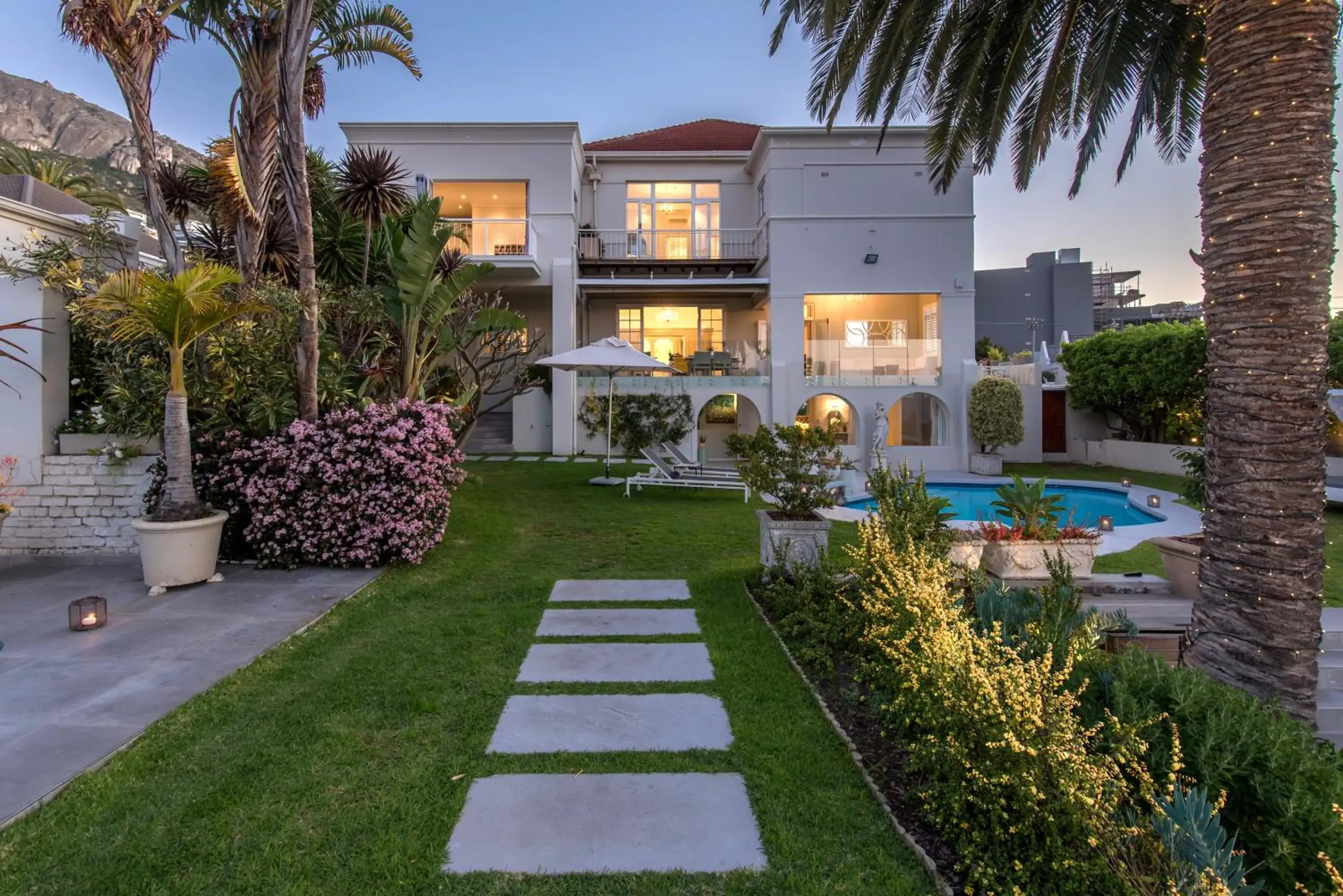 Garden, Swimming Pool in The Clarendon - Fresnaye