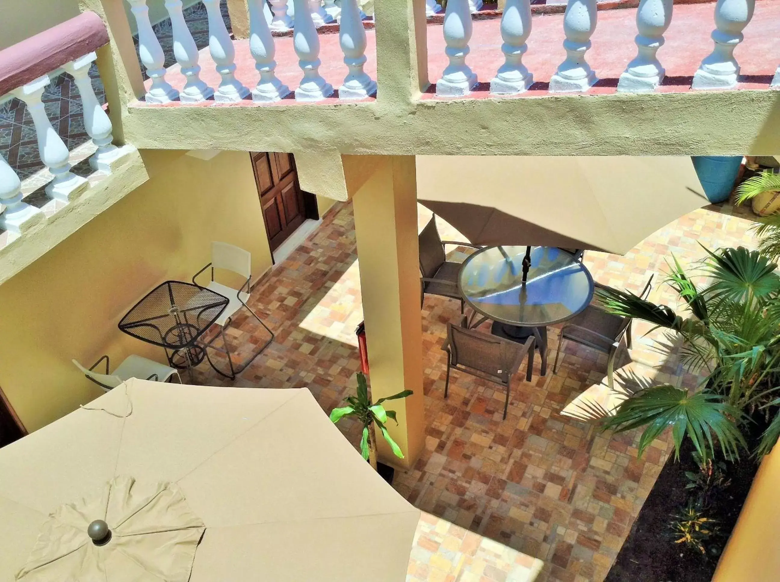 Patio, Pool View in Posada Malix Pek