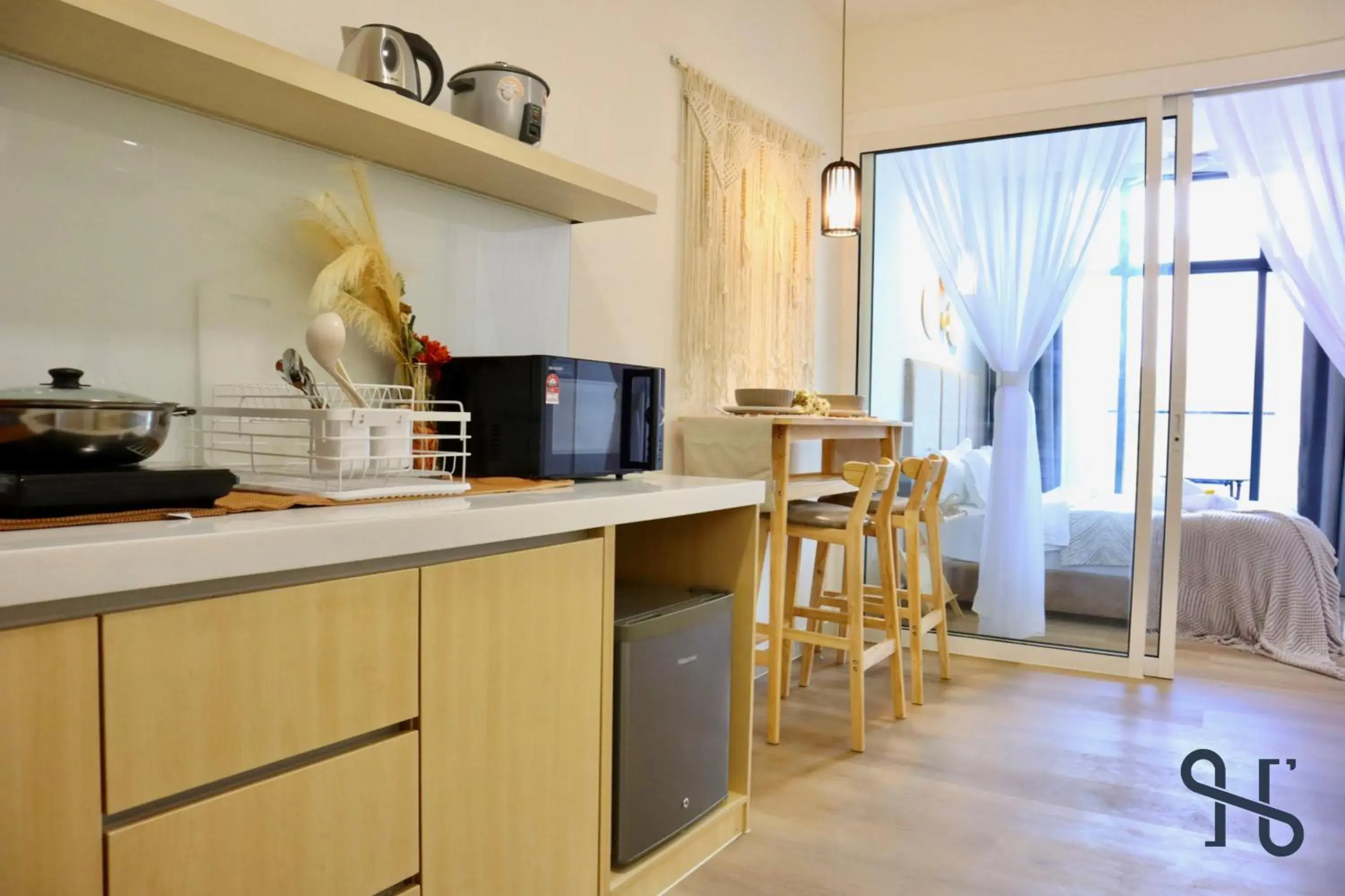 Kitchen or kitchenette, Kitchen/Kitchenette in Homesuite' Home @ The Shore Kota Kinabalu