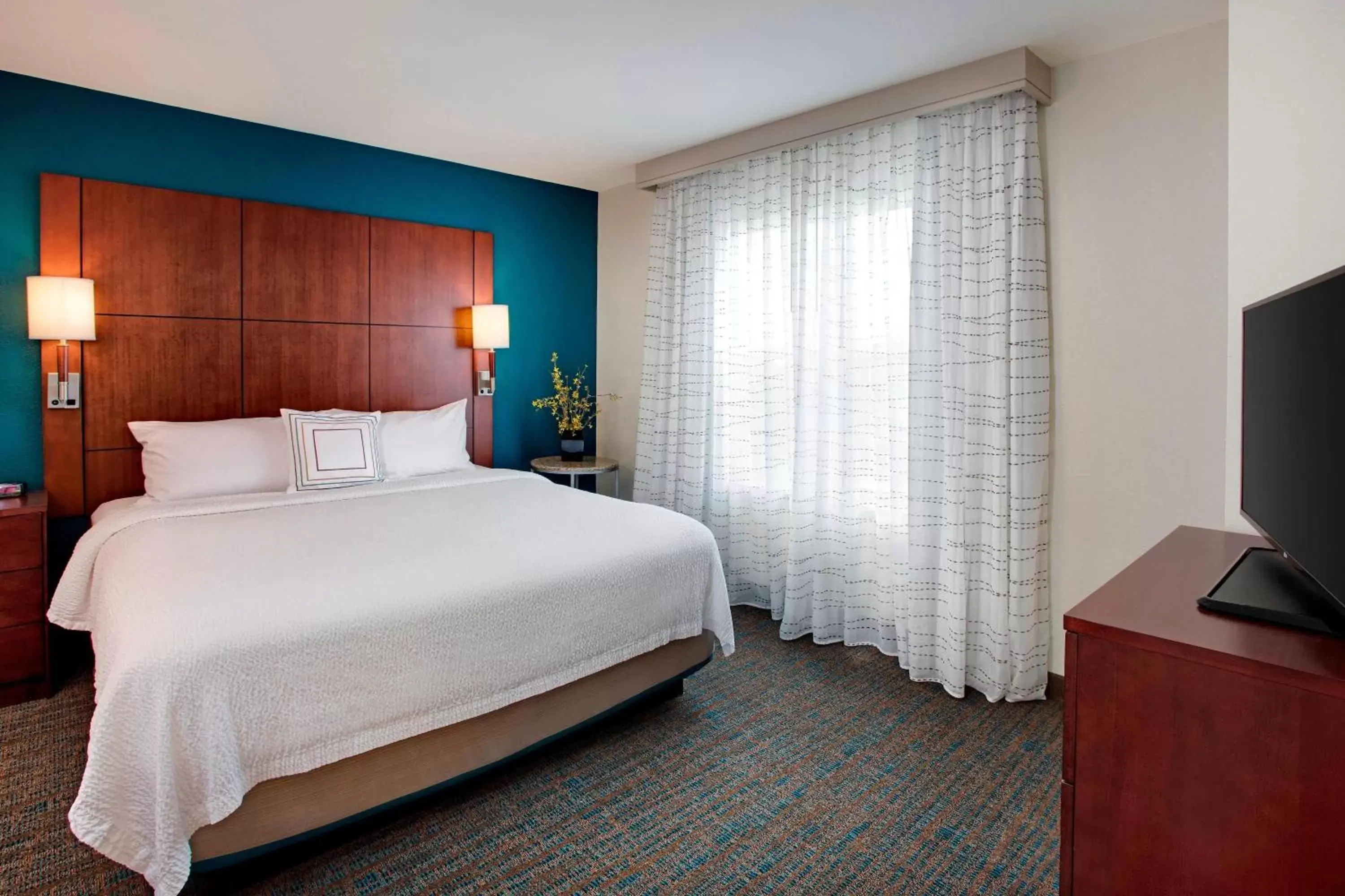 Bedroom, Bed in Residence Inn Chicago Midway Airport