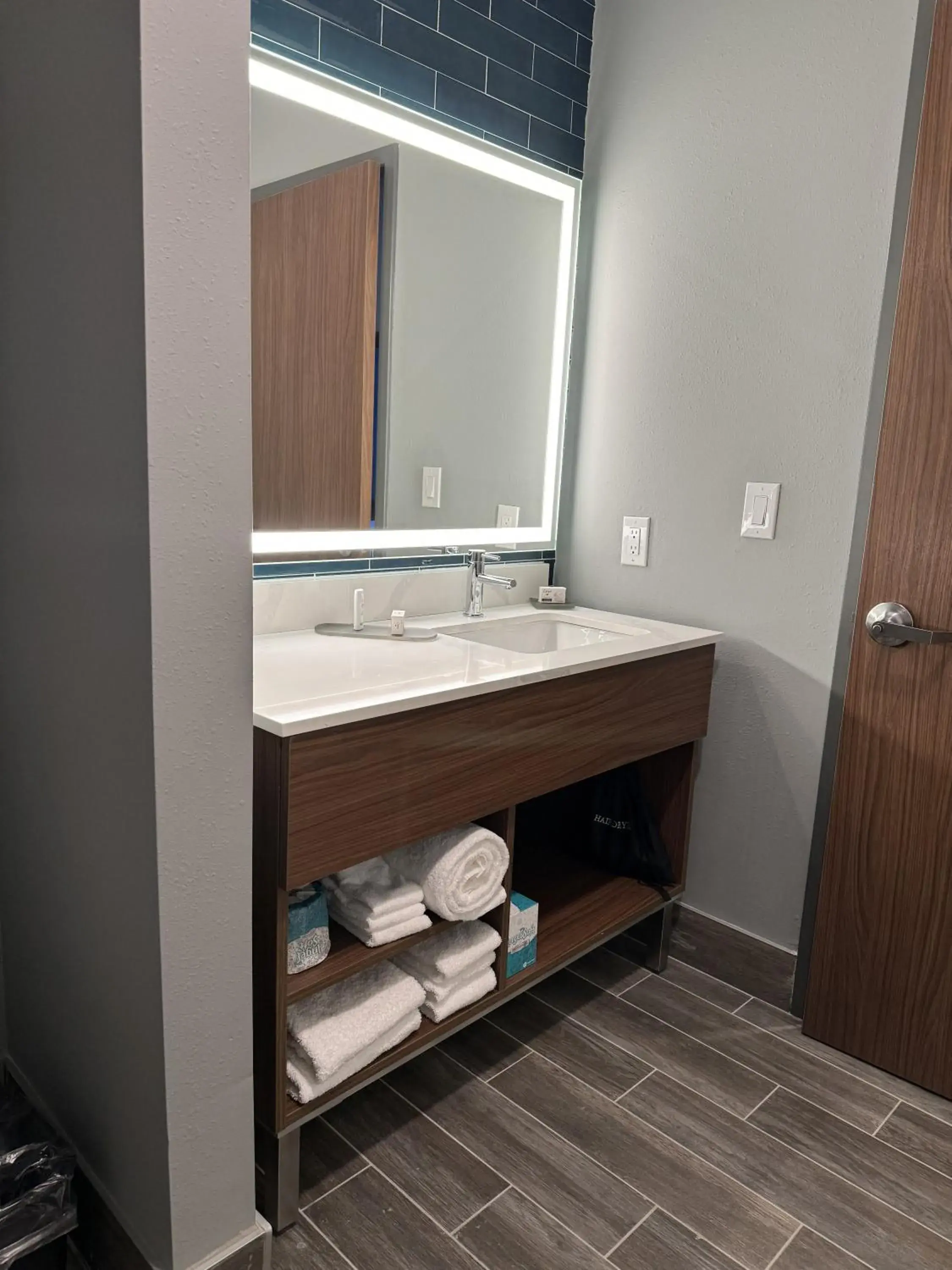 Bathroom in La Quinta Inn & Suites by Wyndham Mount Laurel Moorestown