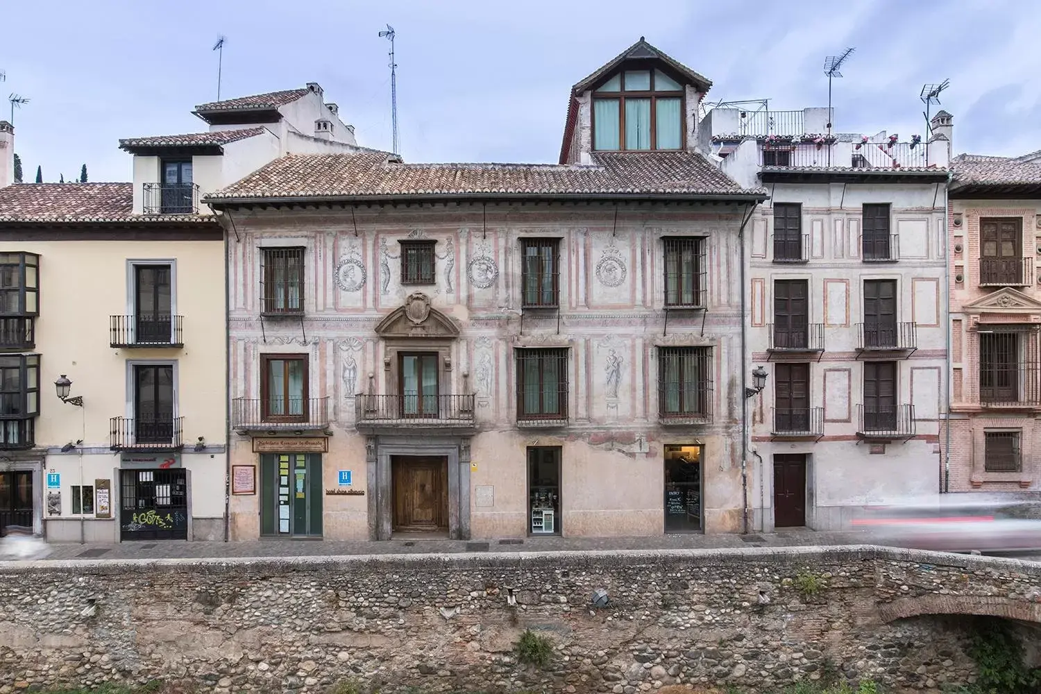 Property Building in Shine Albayzín