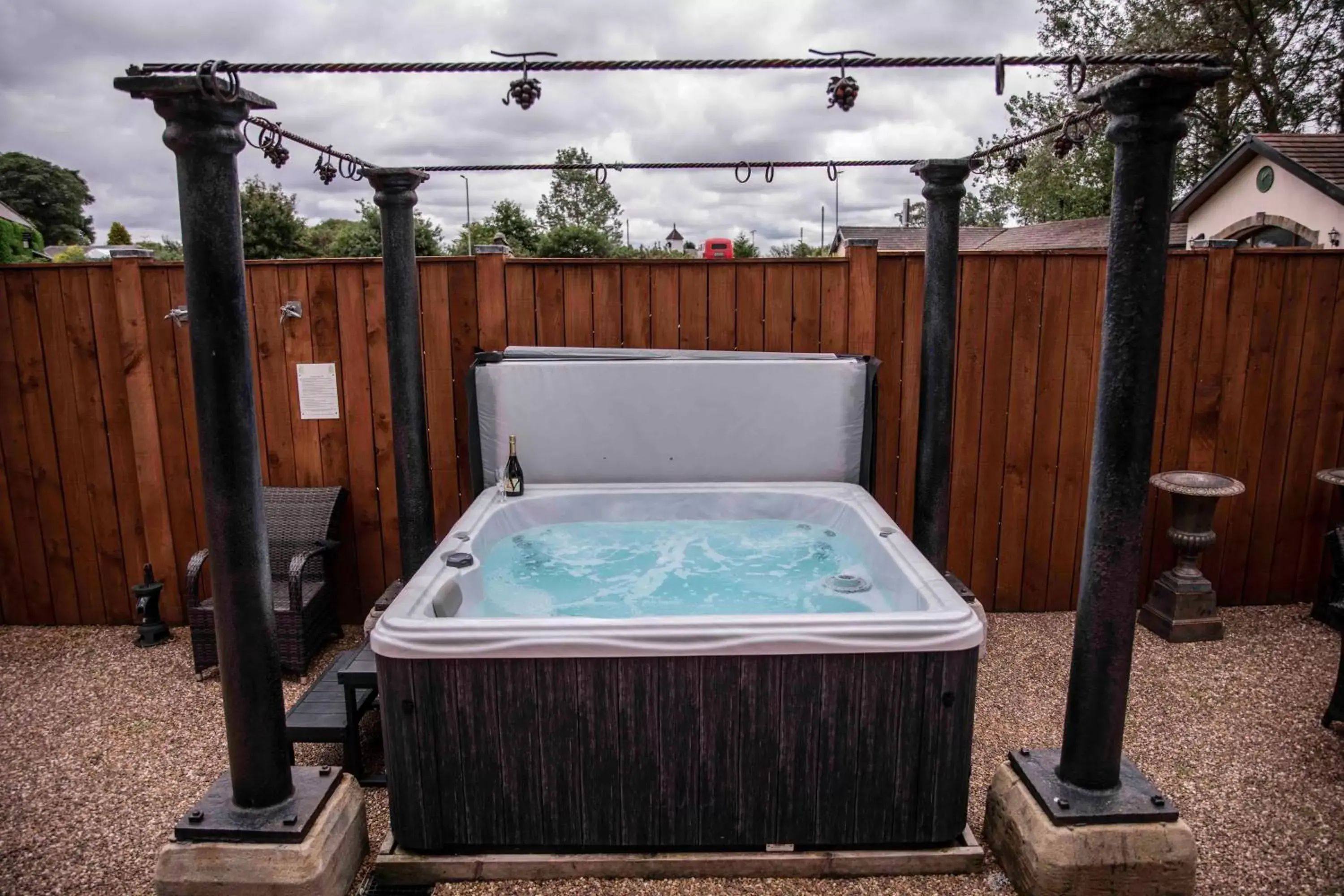 Hot Tub in South Causey Inn