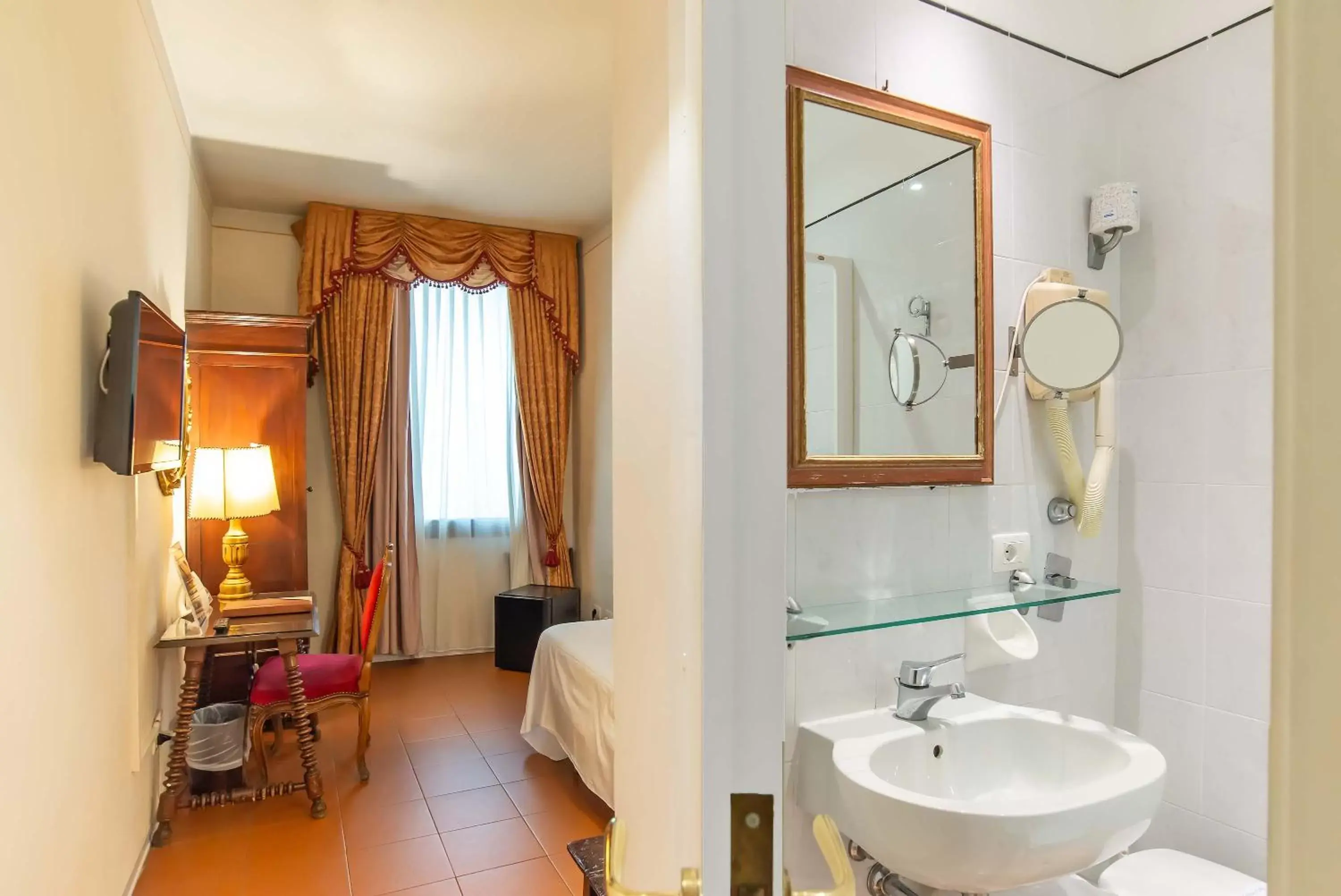 Bathroom in Hotel Machiavelli Palace
