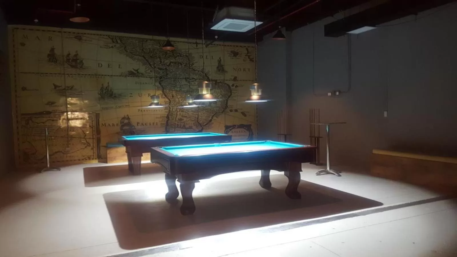 Game Room in Wyndham Manta Sail Plaza Hotel and Convention Center