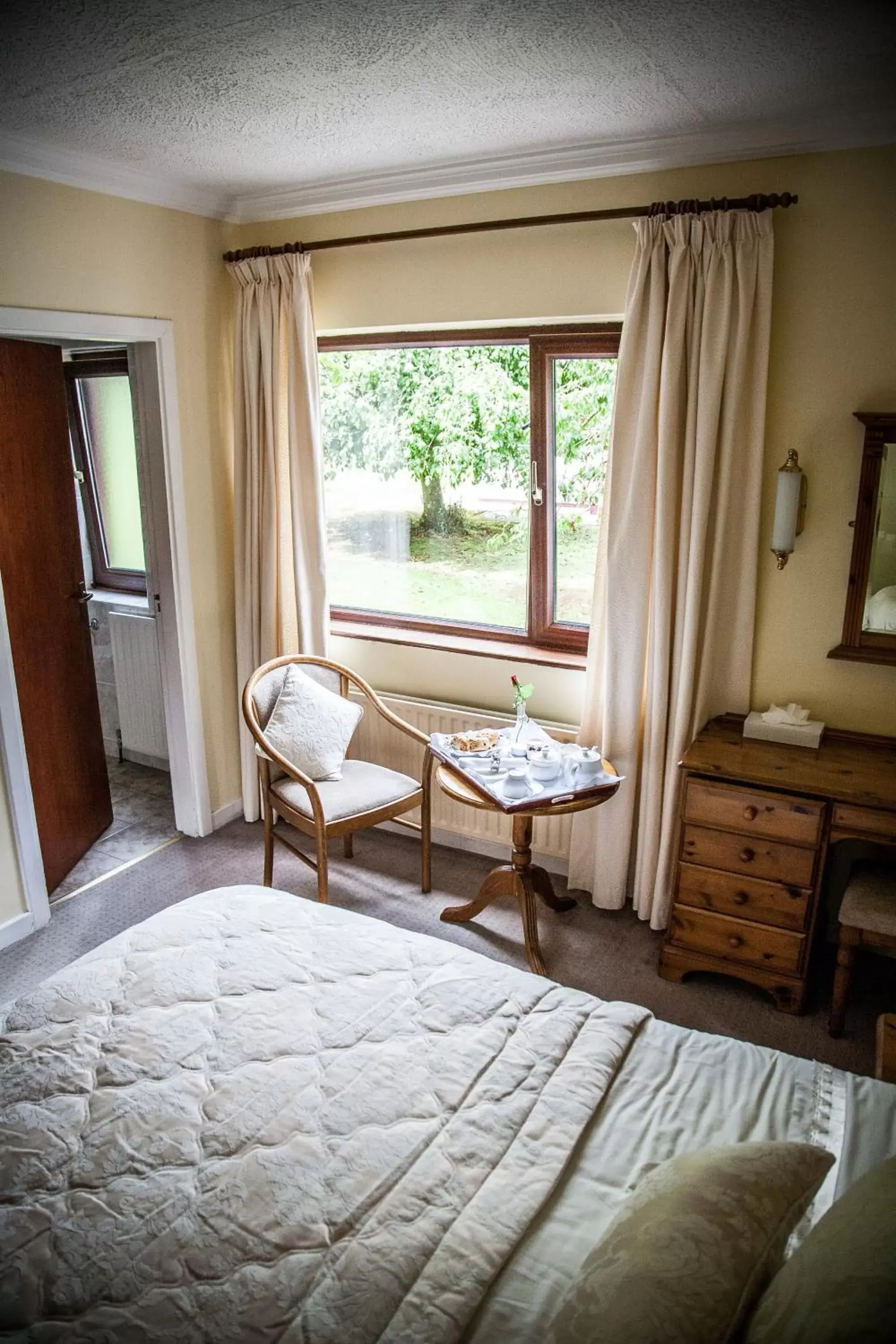 Bedroom, Bed in Kathleens Country House