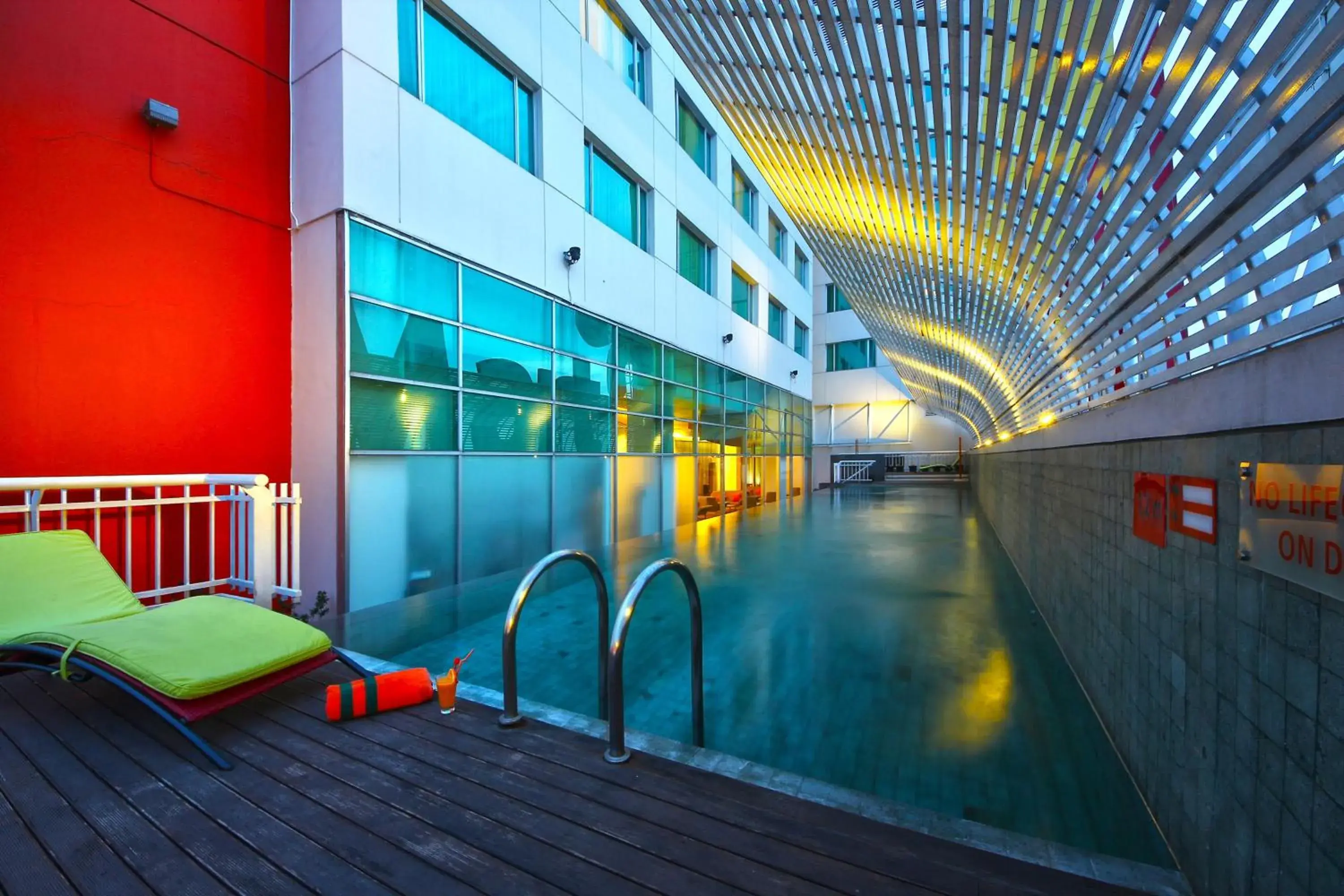 Swimming Pool in Harris Hotel & Conventions Festival Citylink