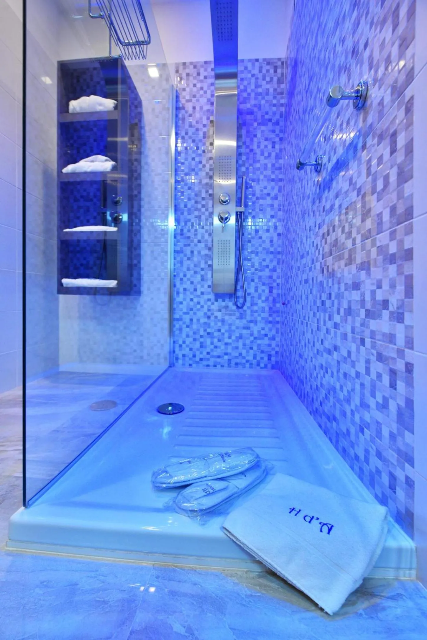 Shower in Hotel d'Altavilla