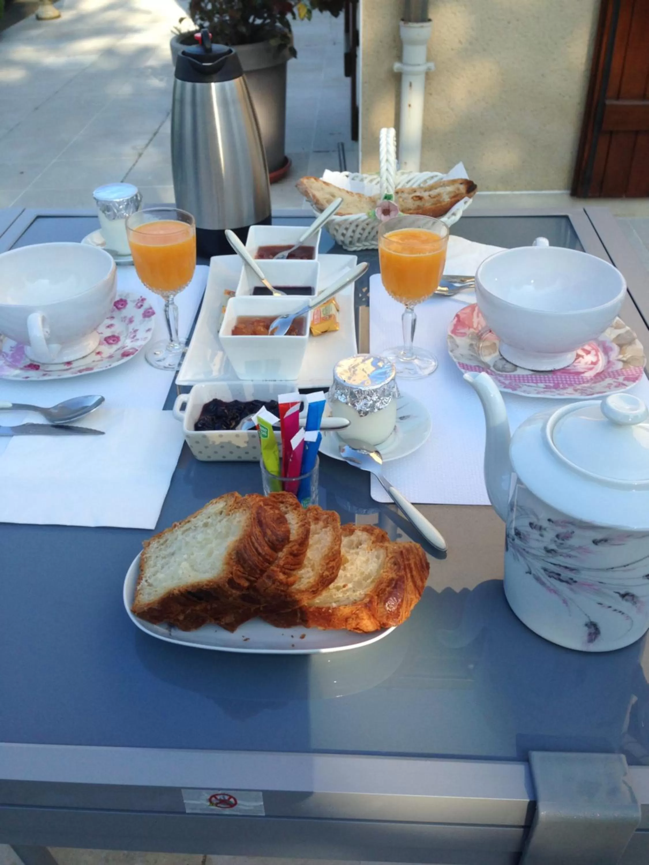 Breakfast in Chambres d'hôtes Le Bignon dans les Alpes Mancelles
