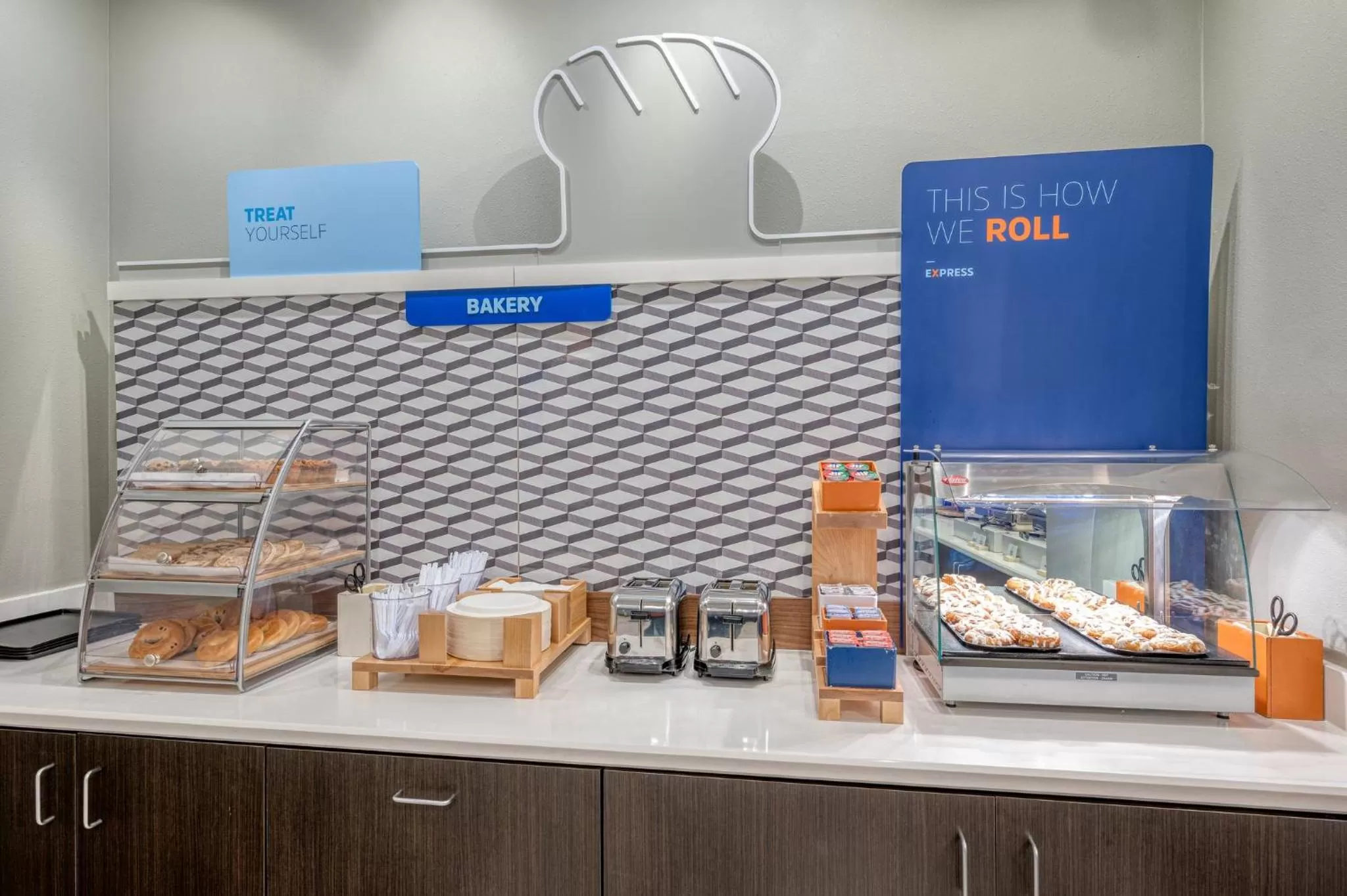 Breakfast in Holiday Inn Express & Suites St. Louis - Chesterfield by IHG