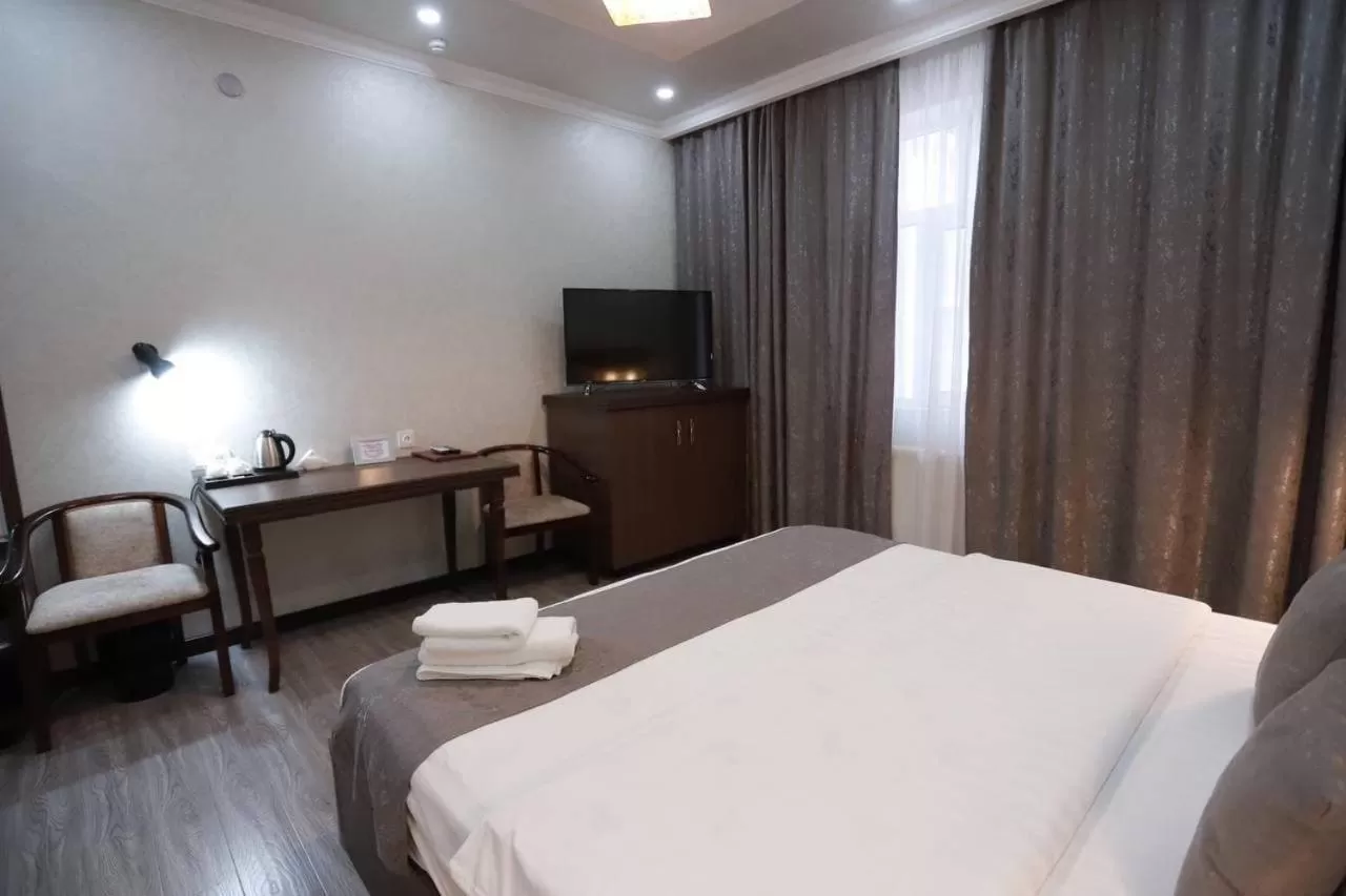 TV and multimedia, Bed in Comfort Hotel