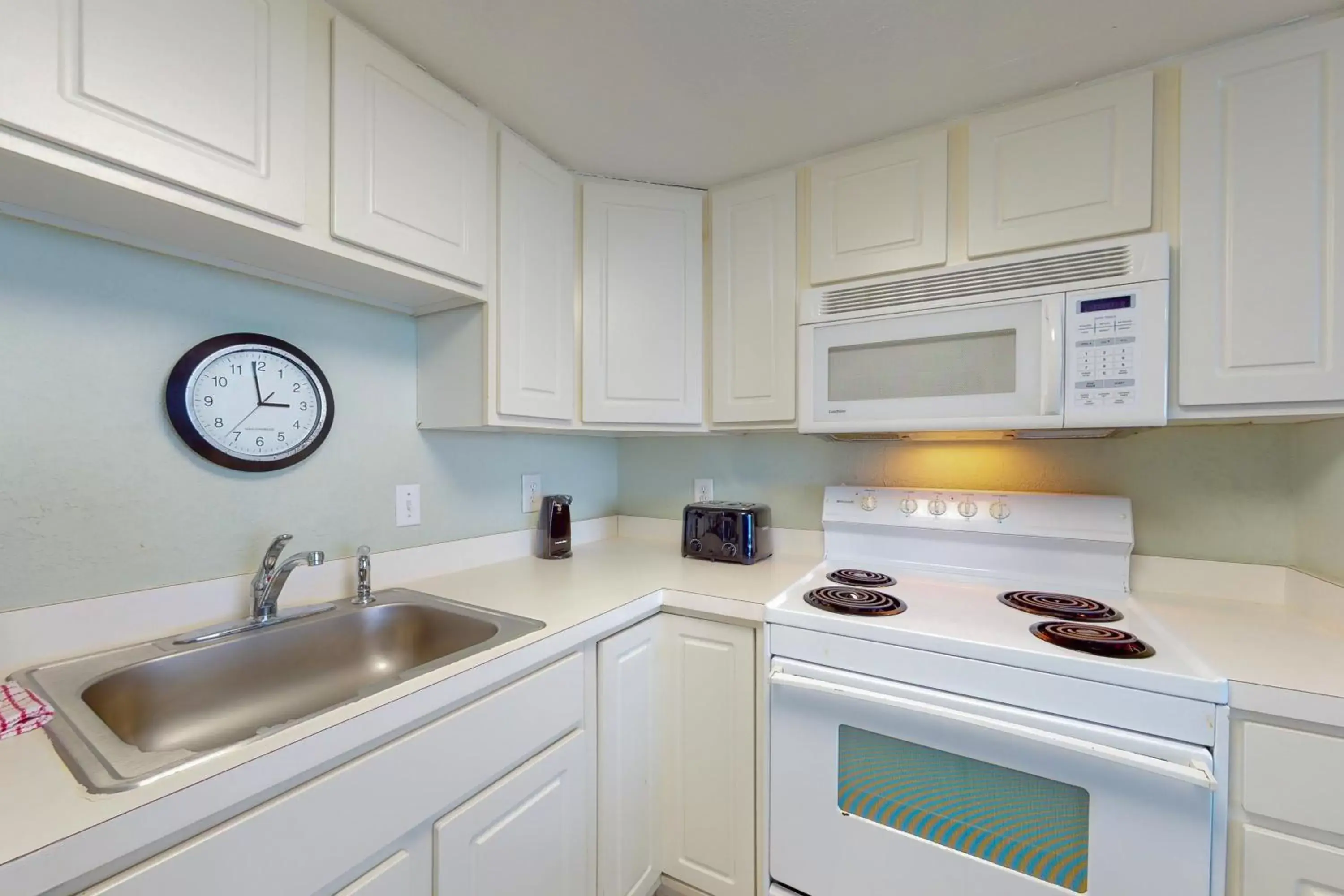 Kitchen/Kitchenette in 1 Bed 2 Bath Apartment in SunDestin Beach Resort