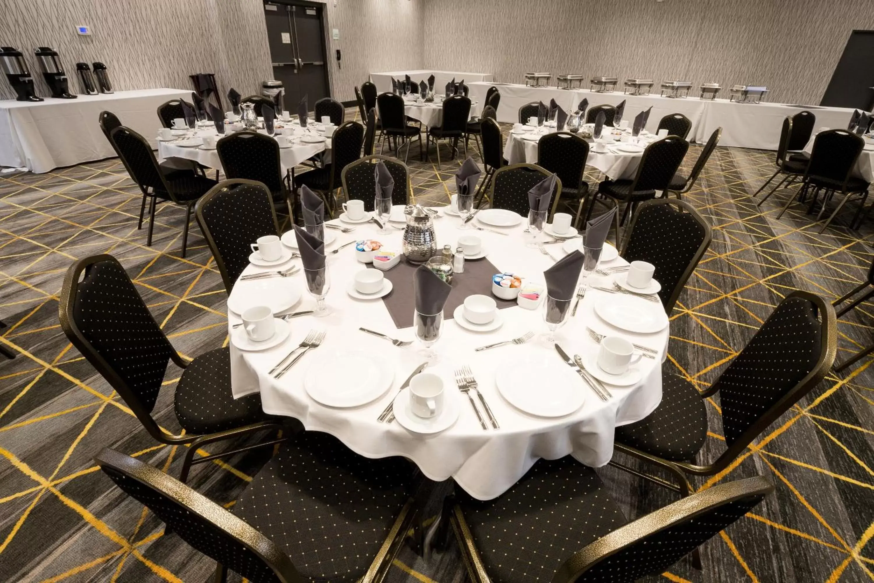 Banquet/Function facilities, Restaurant/Places to Eat in Holiday Inn Hotel & Suites - Mount Pleasant, an IHG Hotel