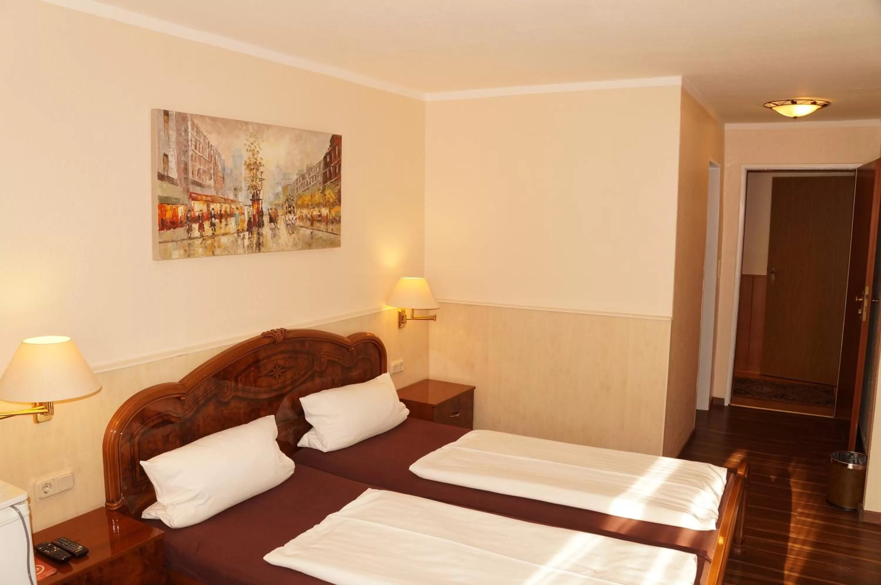 Photo of the whole room, Bed in Hotel Boos