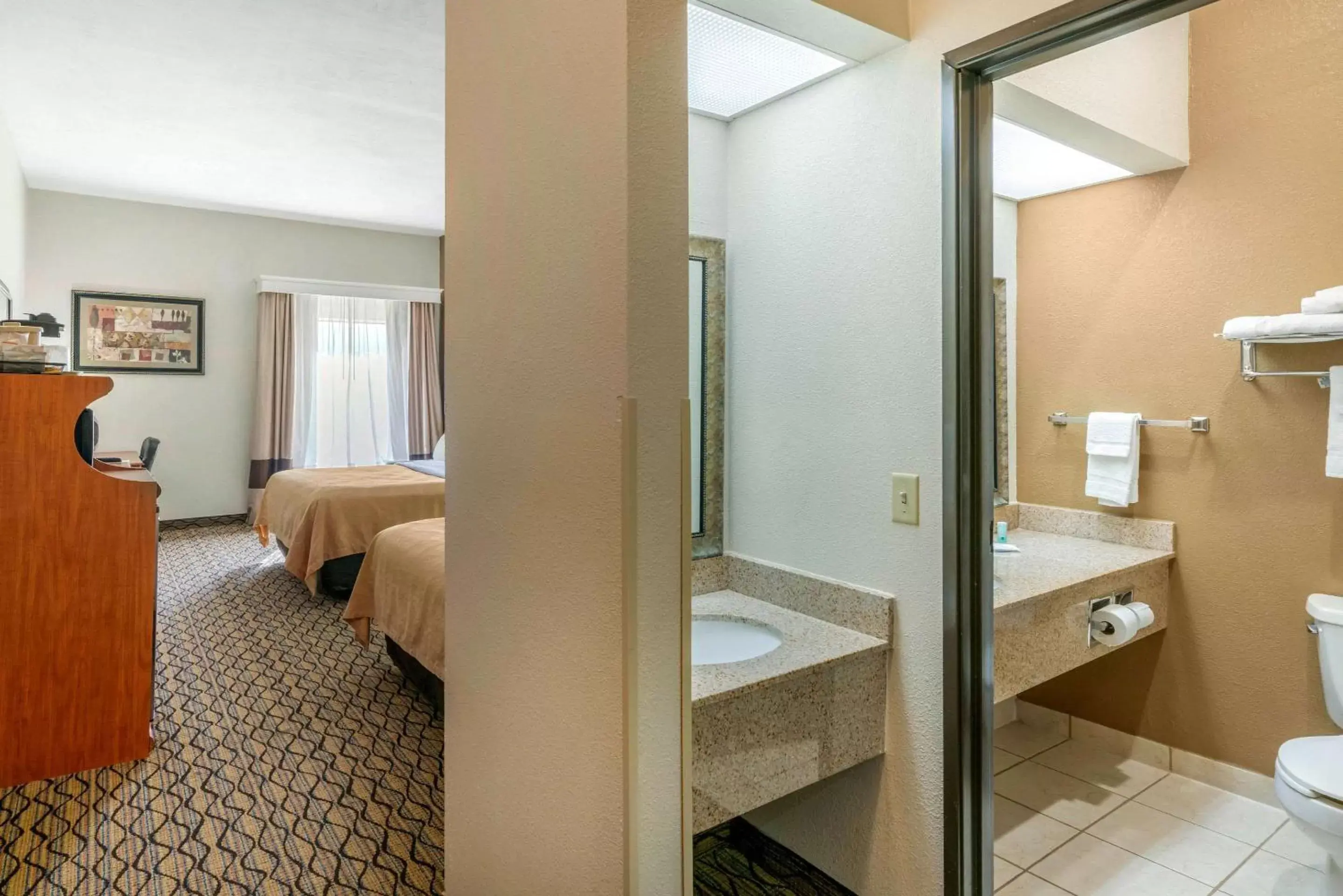 Bathroom in Quality Inn & Suites - Jefferson City
