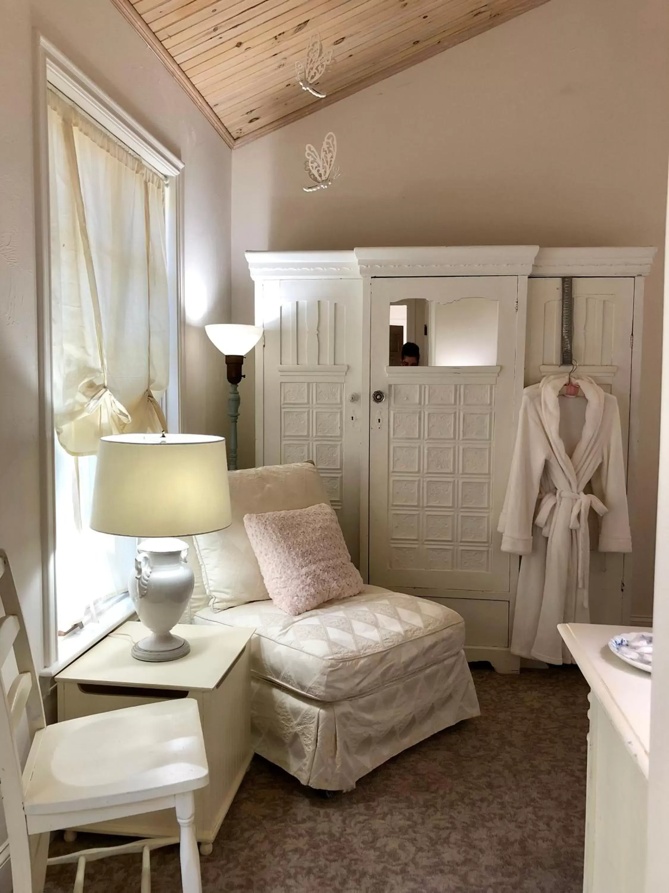 Bed, Bathroom in Frederick William House