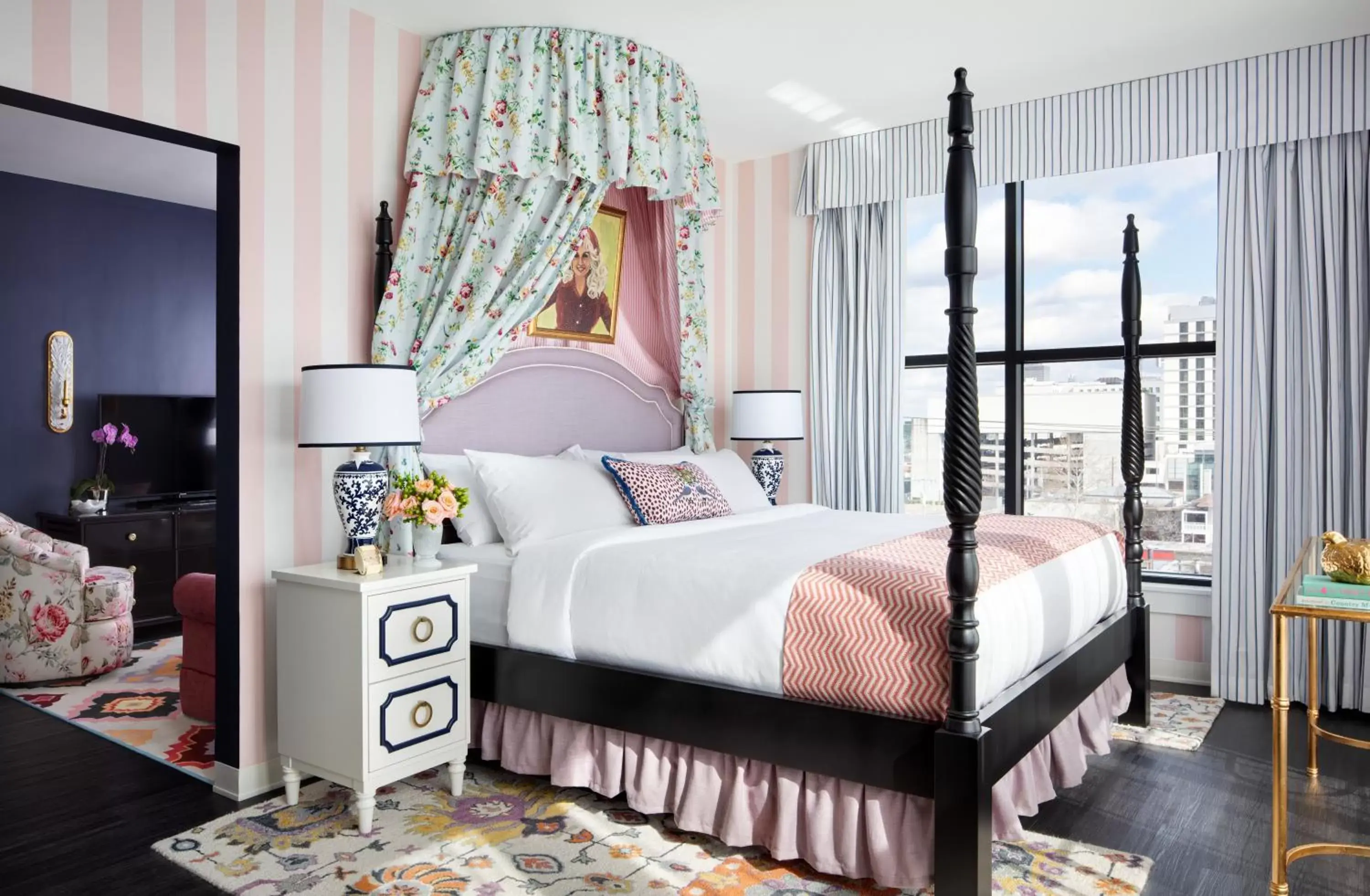 Graduate Junior King Suite in Graduate by Hilton Nashville Graduate Junior King Suite in Graduate by Hilton Nashville