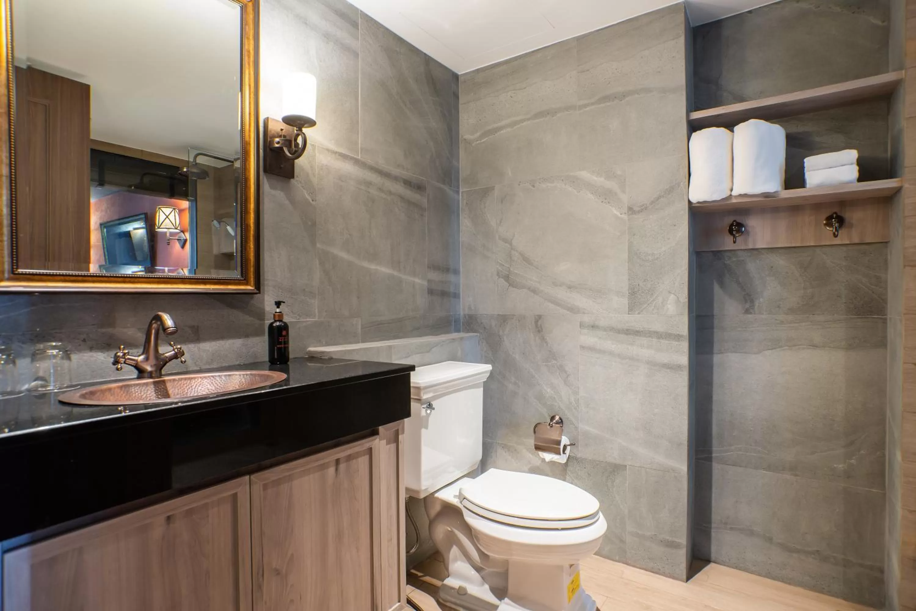 Bathroom in The Coach Hotel Sukhumvit - Asok BTS Bangkok