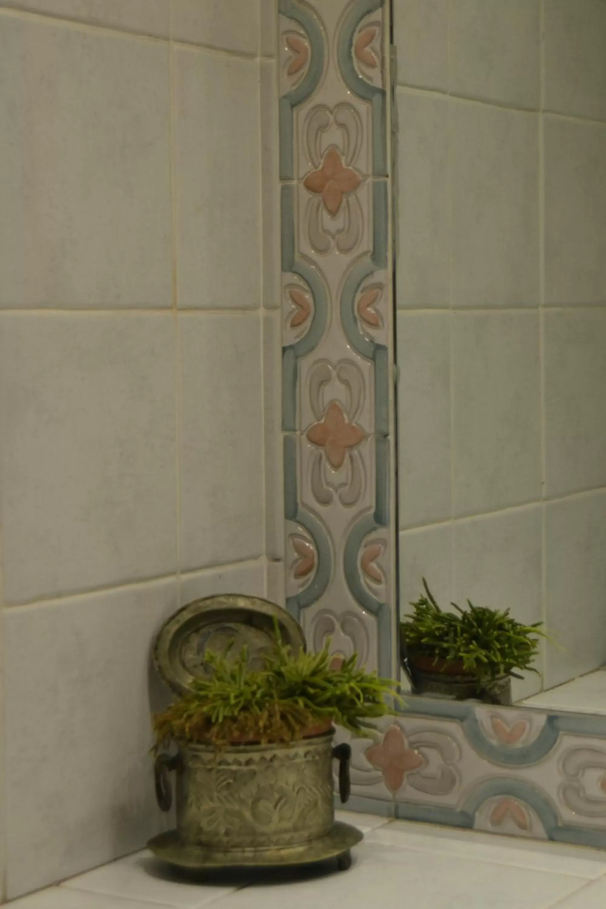 Decorative detail, Bathroom in Le Tre Sorelle a Testaccio
