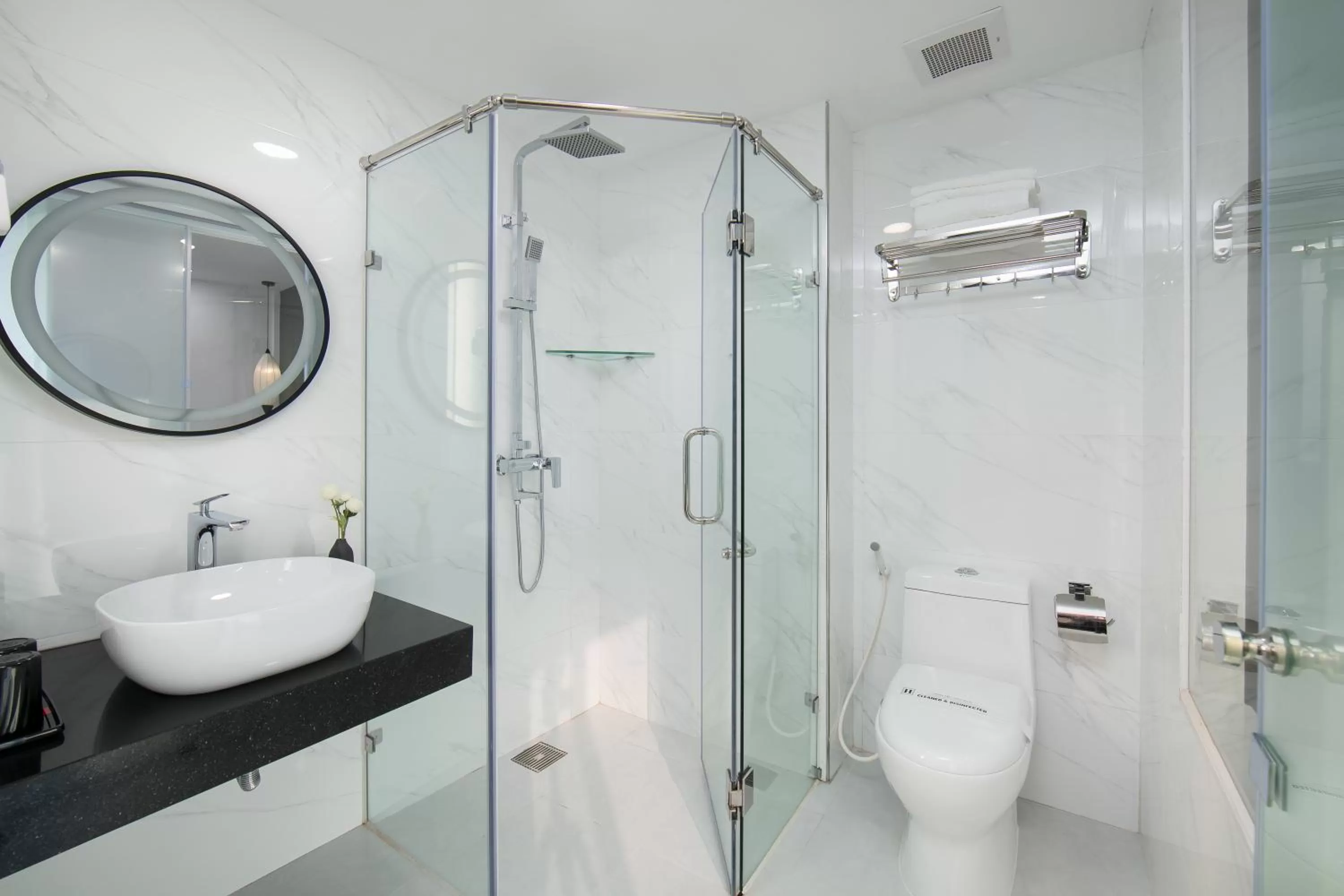 Bathroom in Hanoi Exclusive Hotel