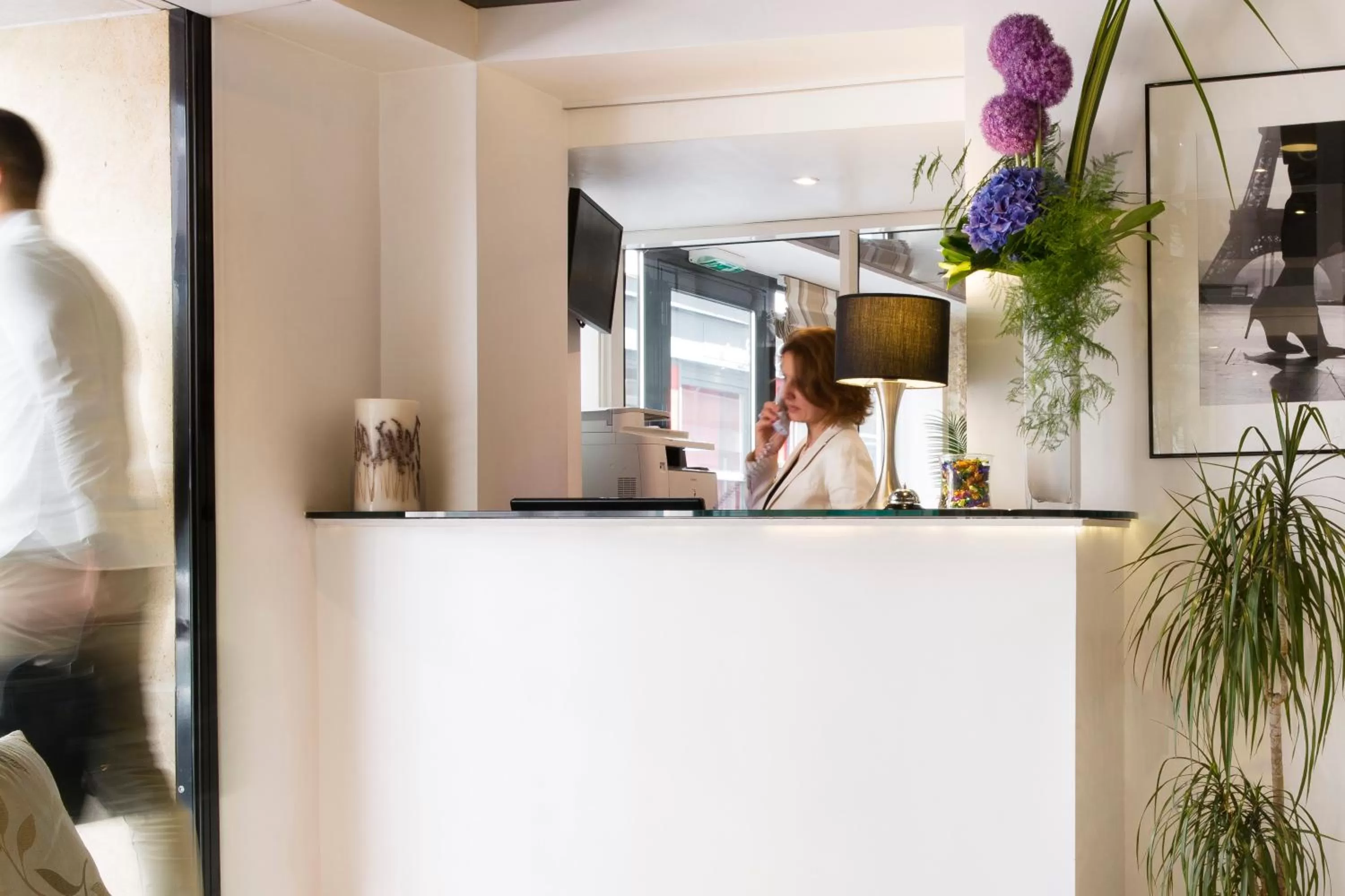 Lobby or reception in Lion d'Or Paris Hotel