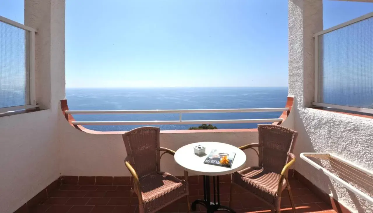 Balcony/Terrace, Sea View in Hotel Salobreña Suites