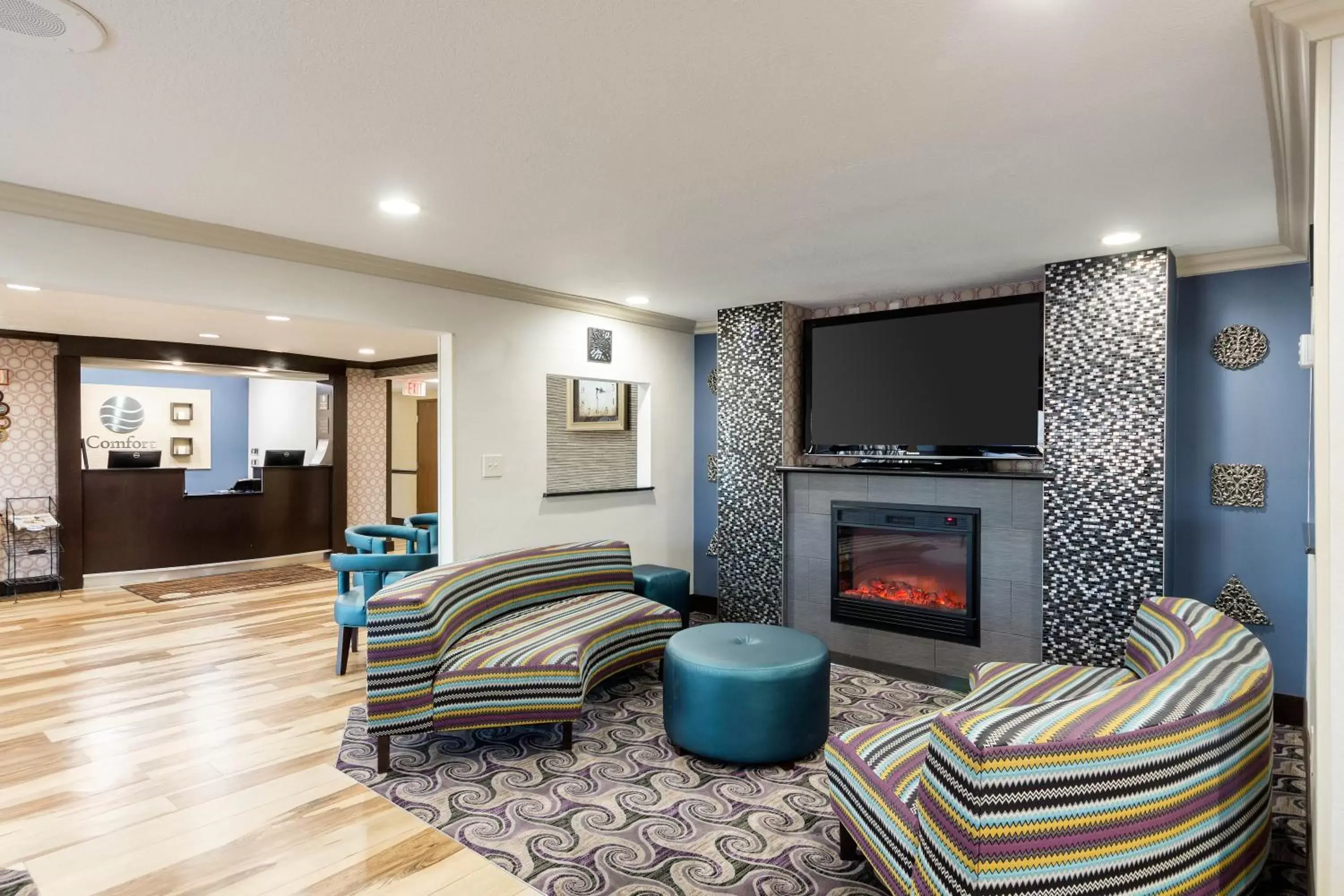 Seating Area in Comfort Inn Midtown