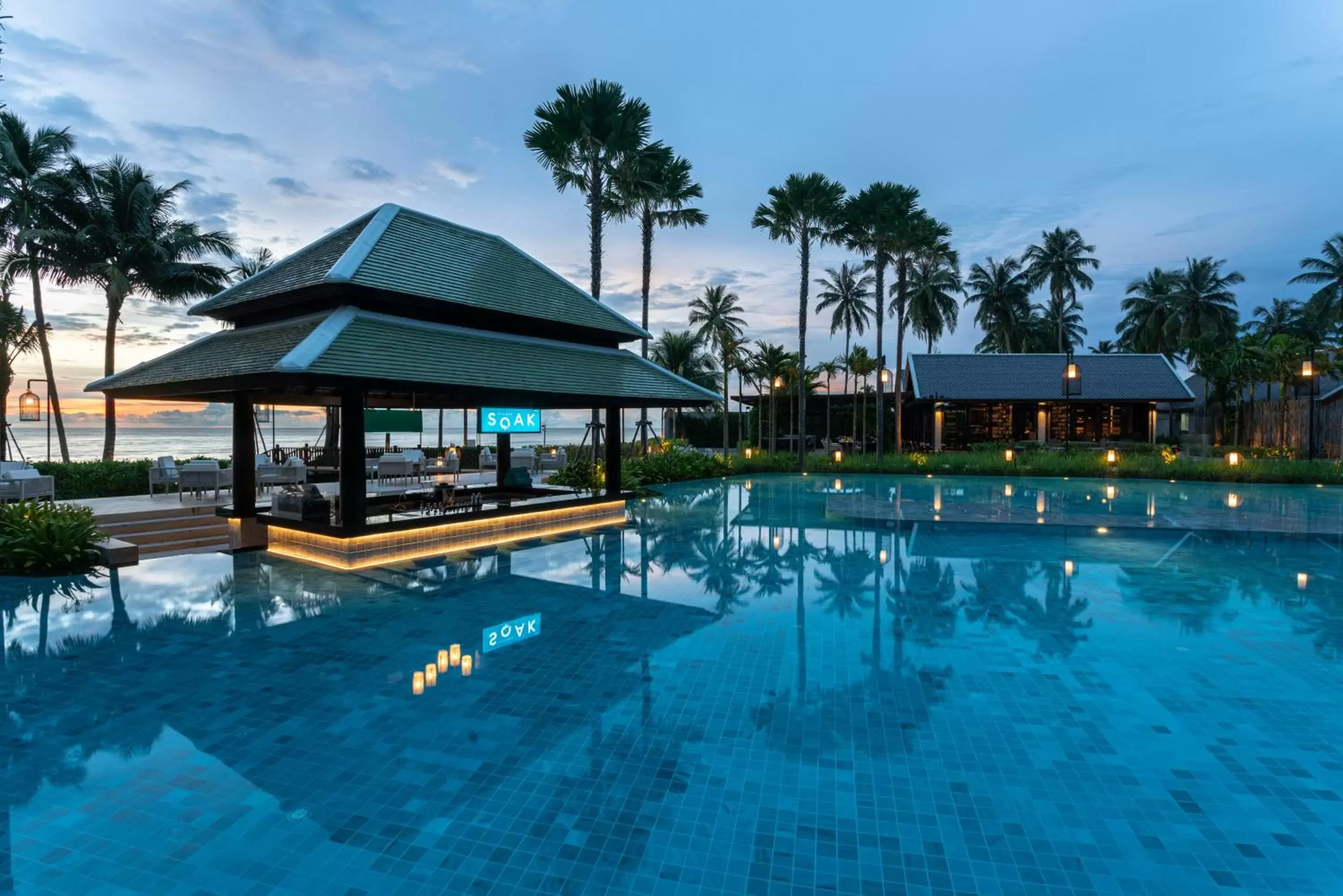 Lounge or bar, Swimming Pool in Grand Mercure Khao Lak Bangsak
