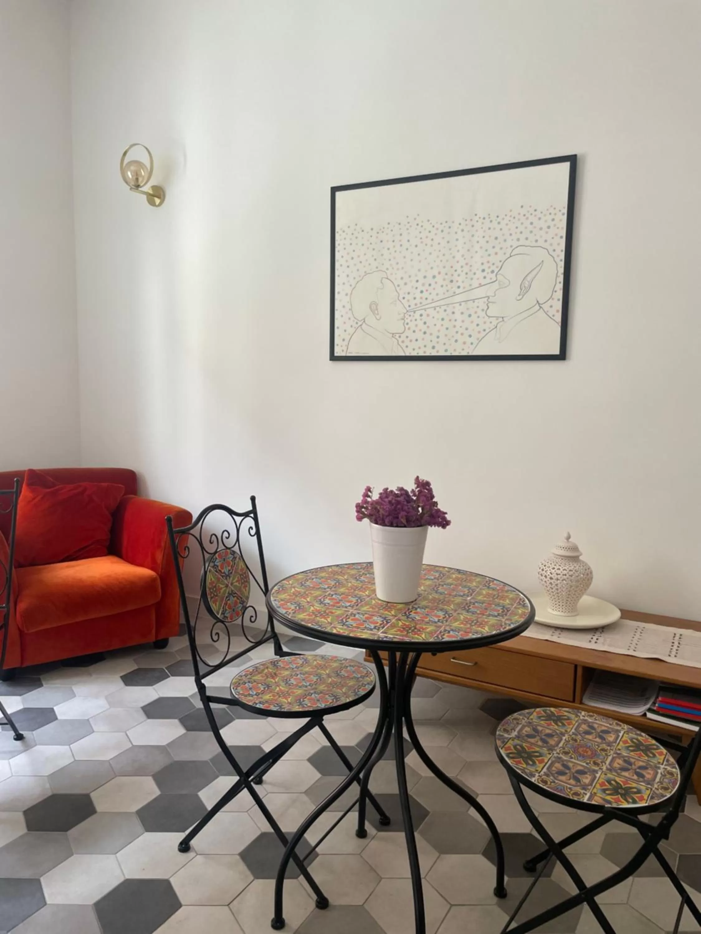 Living room in chiesa russa